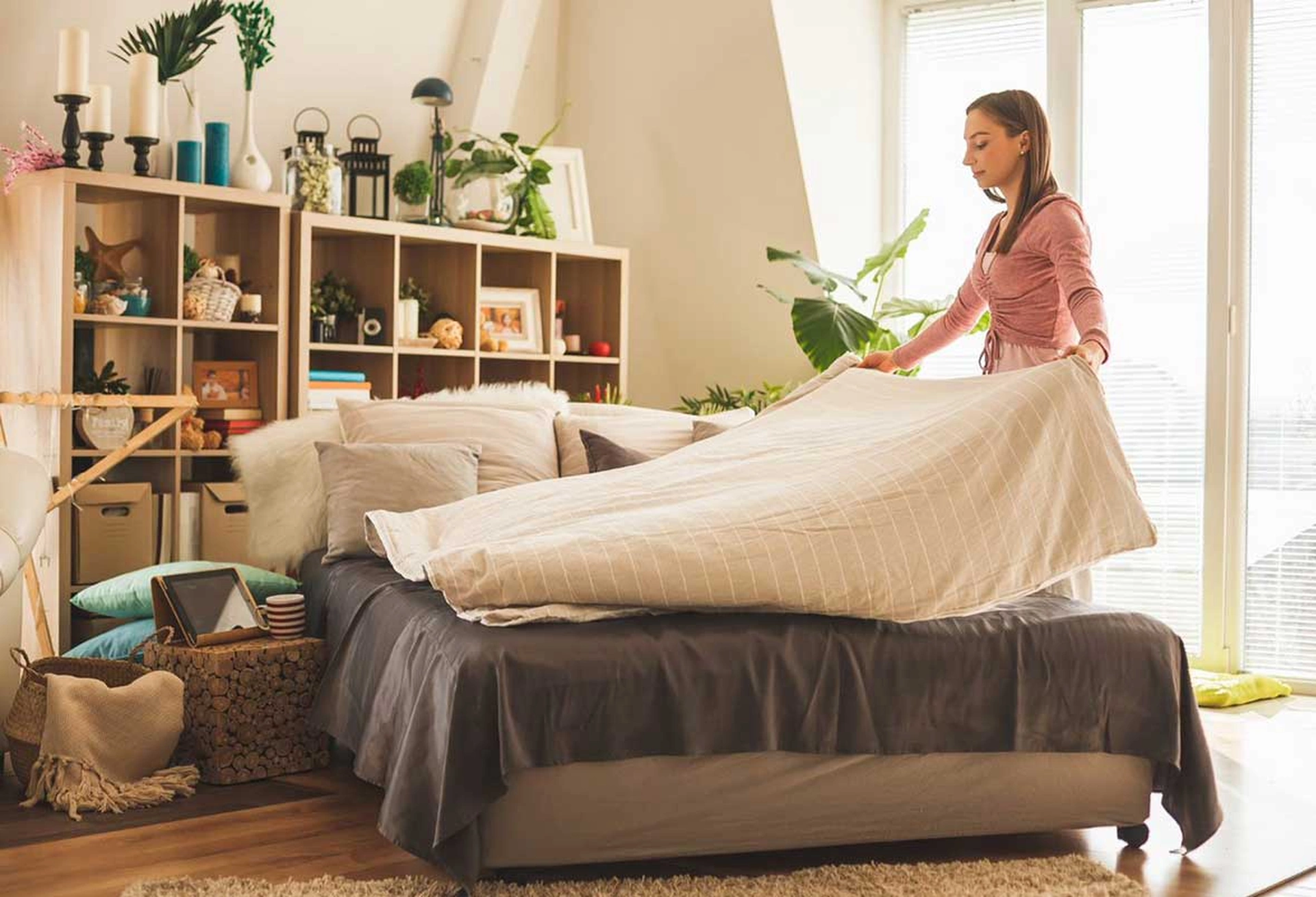 Cần phải lưu ý những gì khi khử mùi ẩm mốc cho đệm?