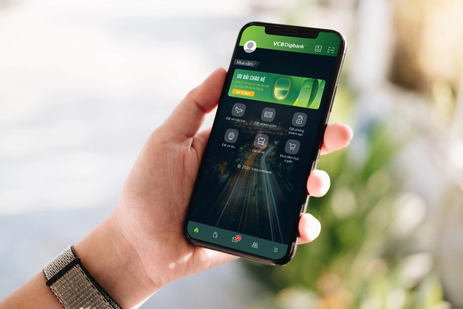 Đóng BHXH và gia hạn thẻ BHYT qua e-banking Vietcombank thế nào?
