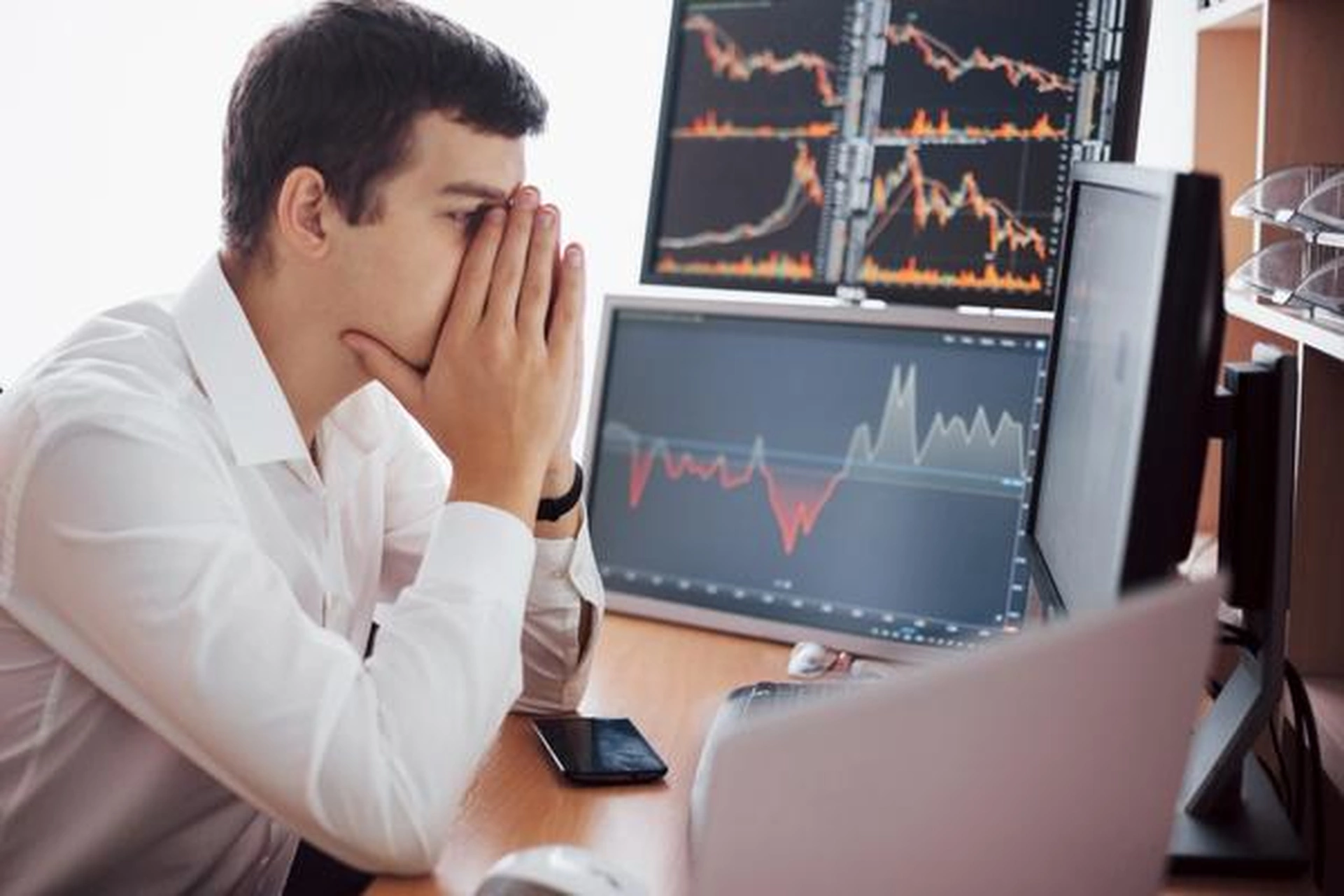 Những yếu tố khách quan nào làm ảnh hưởng tới chỉ số VN Index?