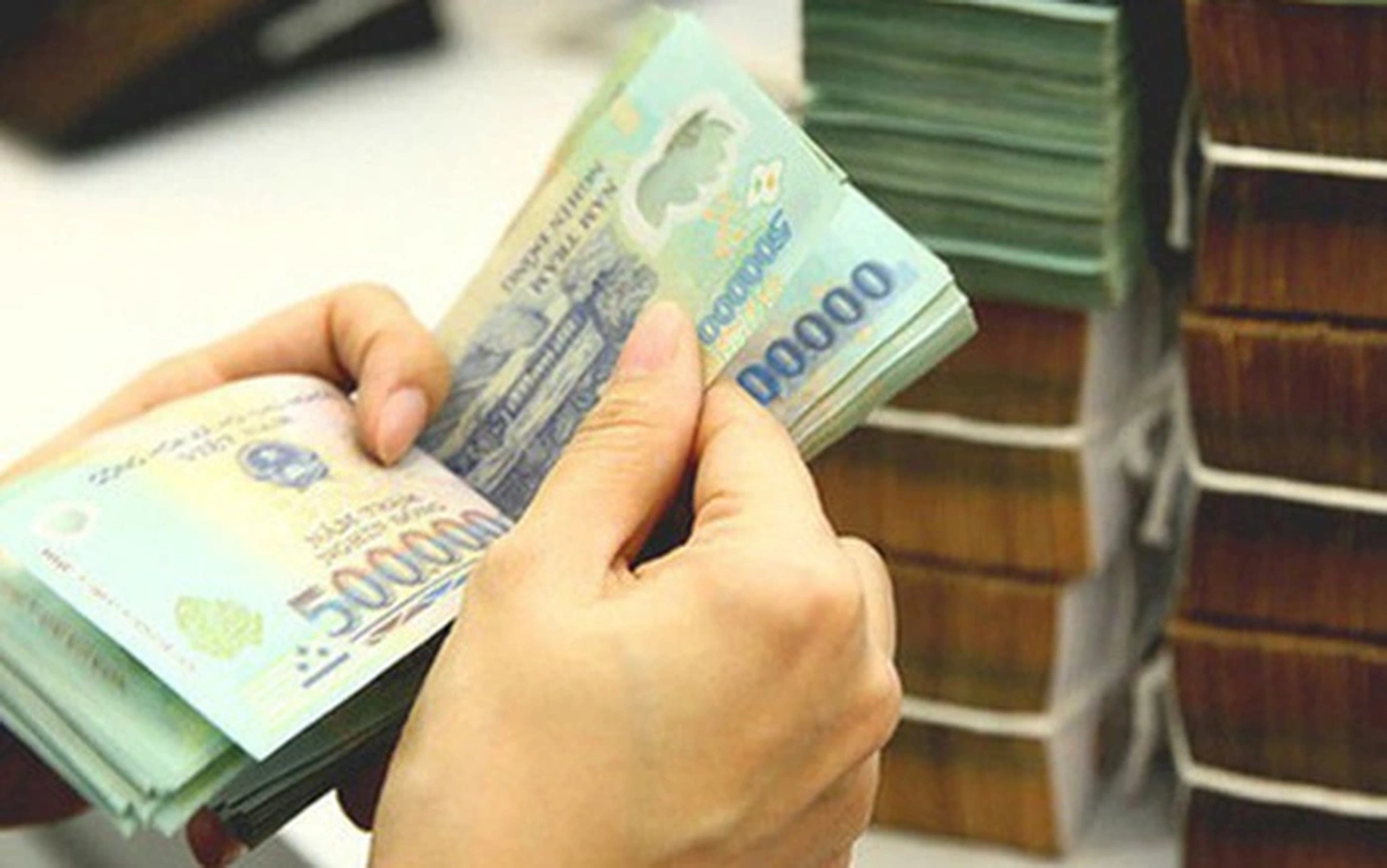 Người nước ngoài có thể gửi và nhận chi trả tiền gửi có kỳ hạn thông qua đâu?