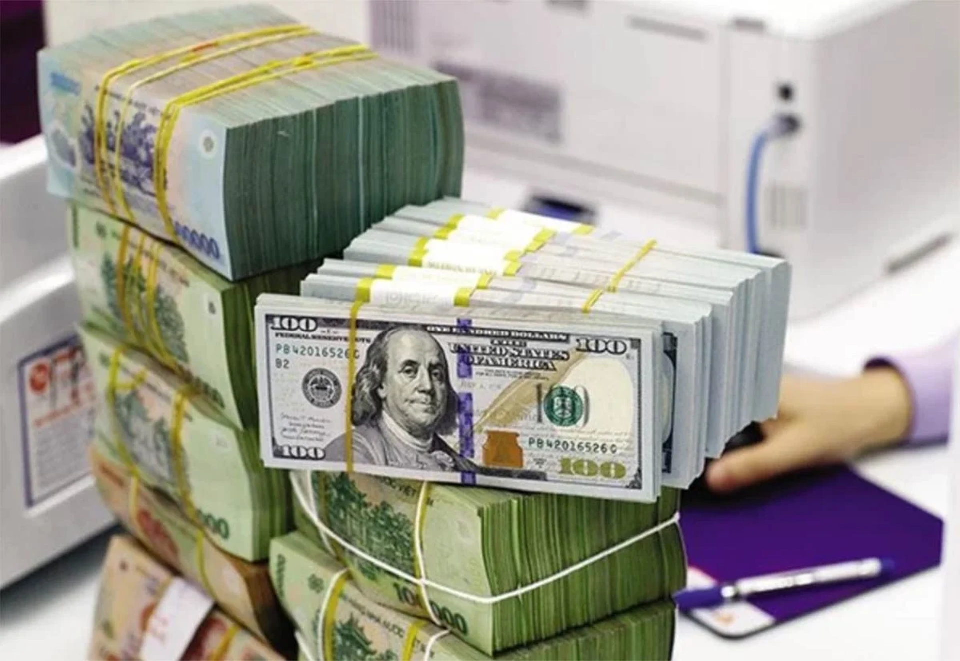 Tại sao Ngân hàng Nhà nước lại áp dụng chính sách lãi suất USD 0%?