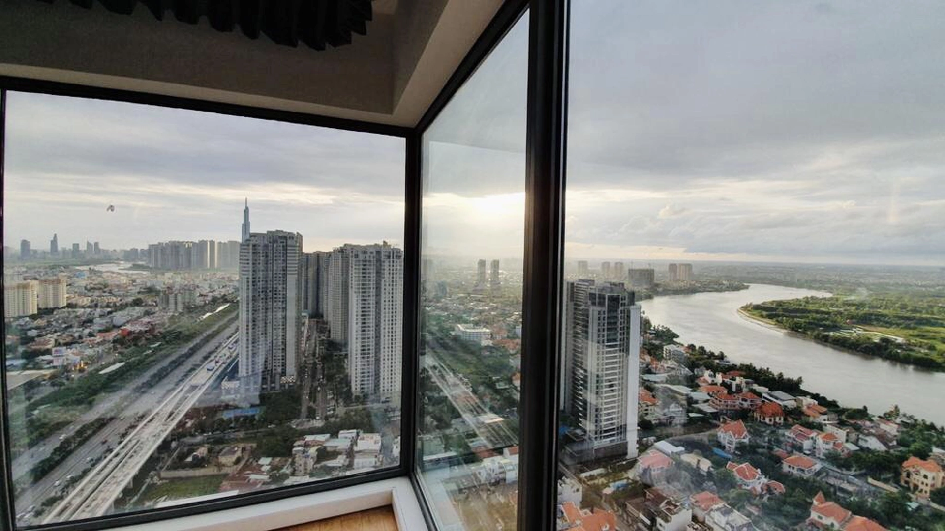 Lợi thế của căn góc khi thuê phòng Vinhomes Ocean Park theo ngày là gì?