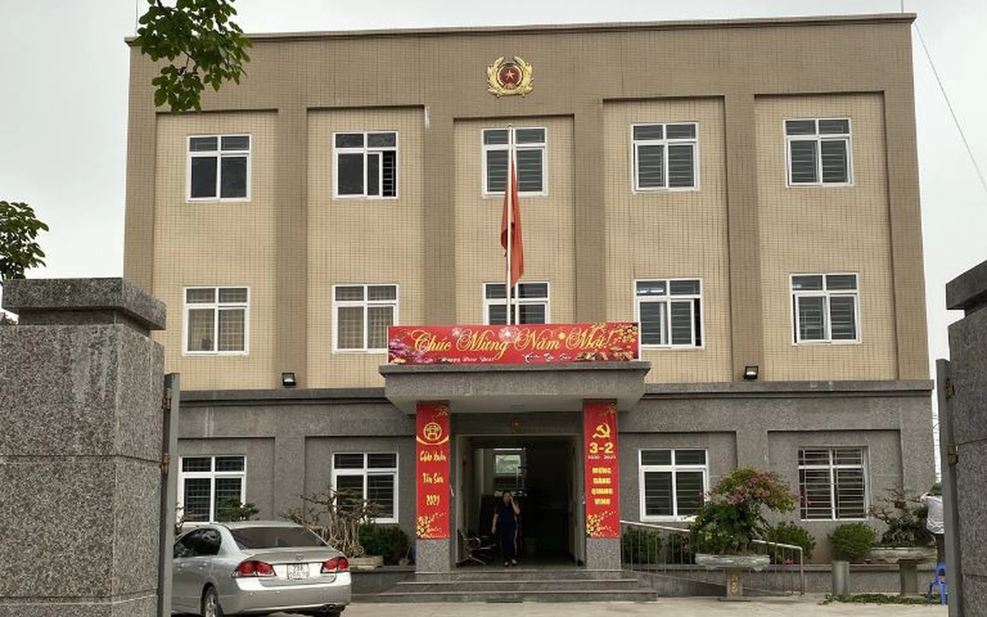 Cư dân thuê chung cư Smart City gần với cơ quan hành chính địa phương nào?
