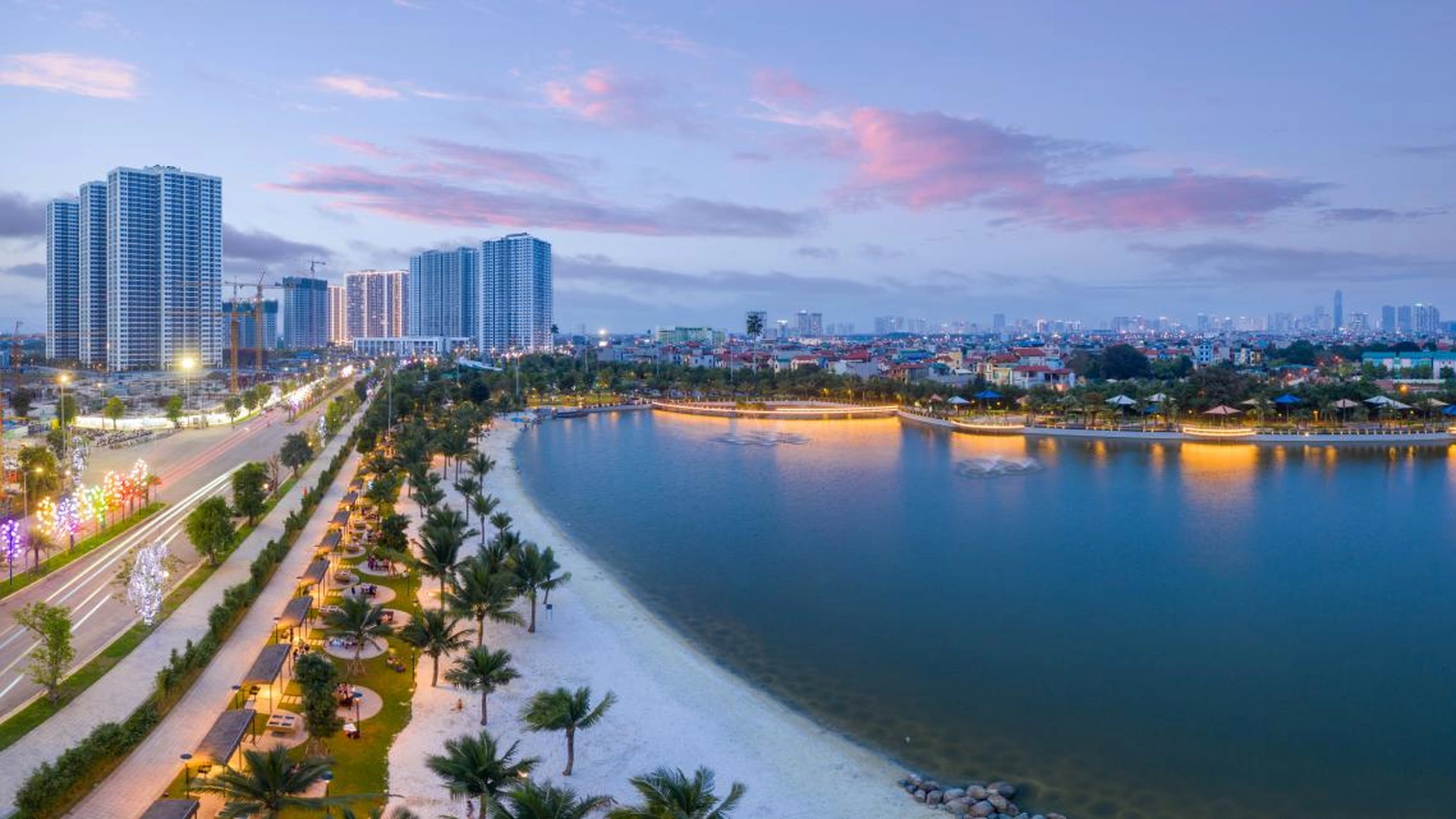 Từ Vinhomes Smart City có thể di chuyển bằng tuyến tàu điện trên cao nào để đến Học viện Báo chí Tuyên truyền?