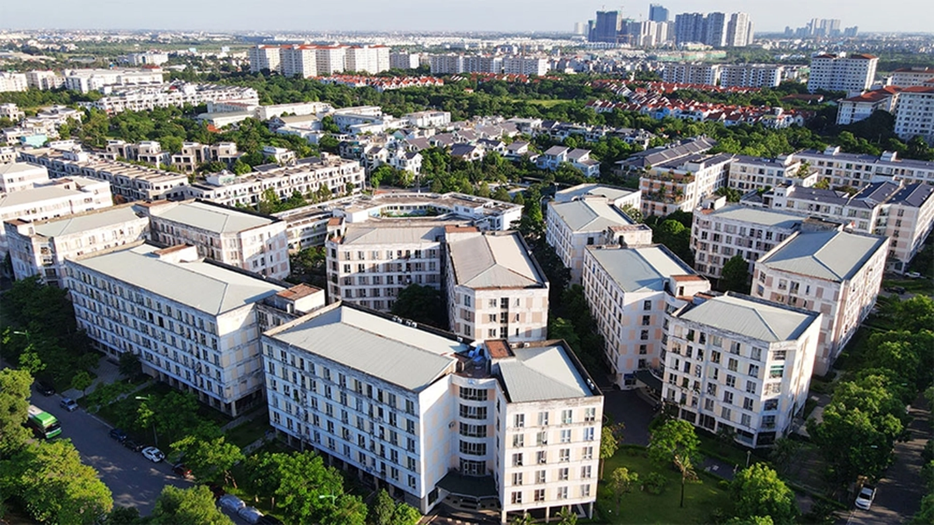 Bất động sản 2024 khép lại với nhiều biến động: Nhà đầu tư nên kỳ vọng gì ở 2025?
