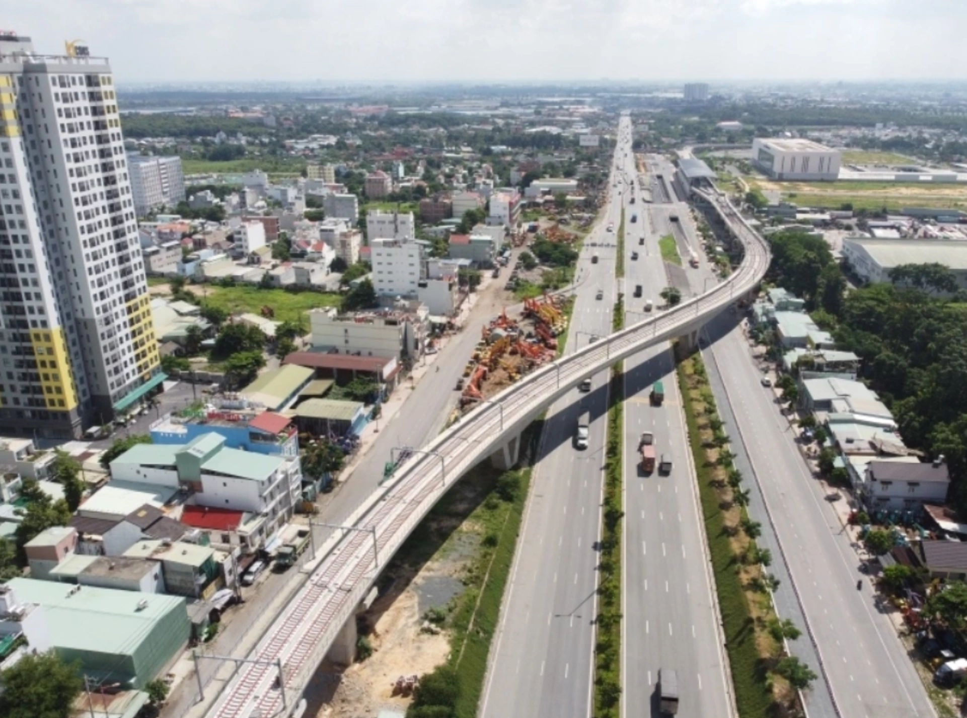 Sáp nhập tỉnh, thành: Bất động sản tăng giá, nên xuống tiền ngay hay chờ đợi?