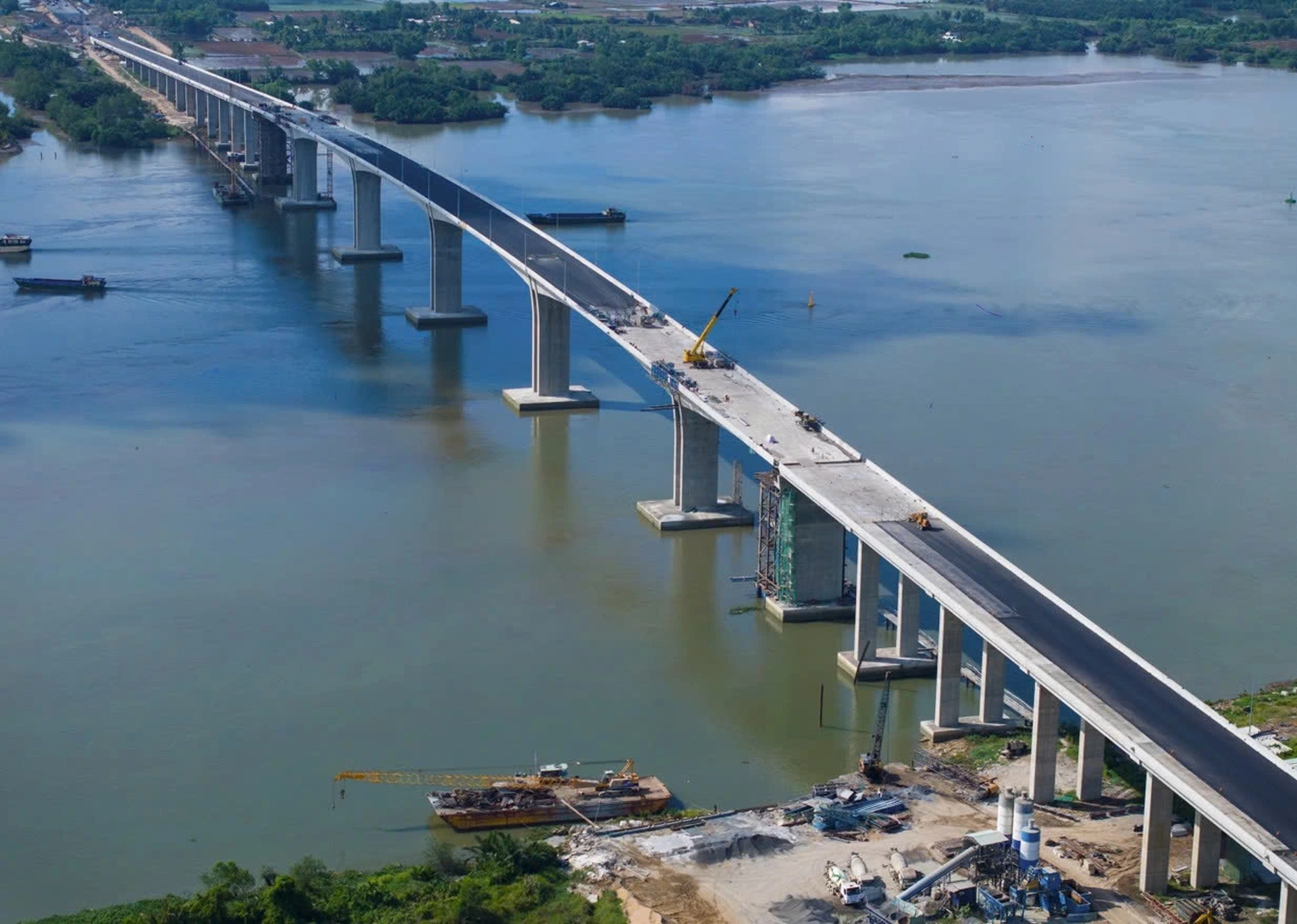 Thống nhất xây dựng cầu Cát Lái và tuyến đường sắt kết nối TP.HCM - Đồng Nai