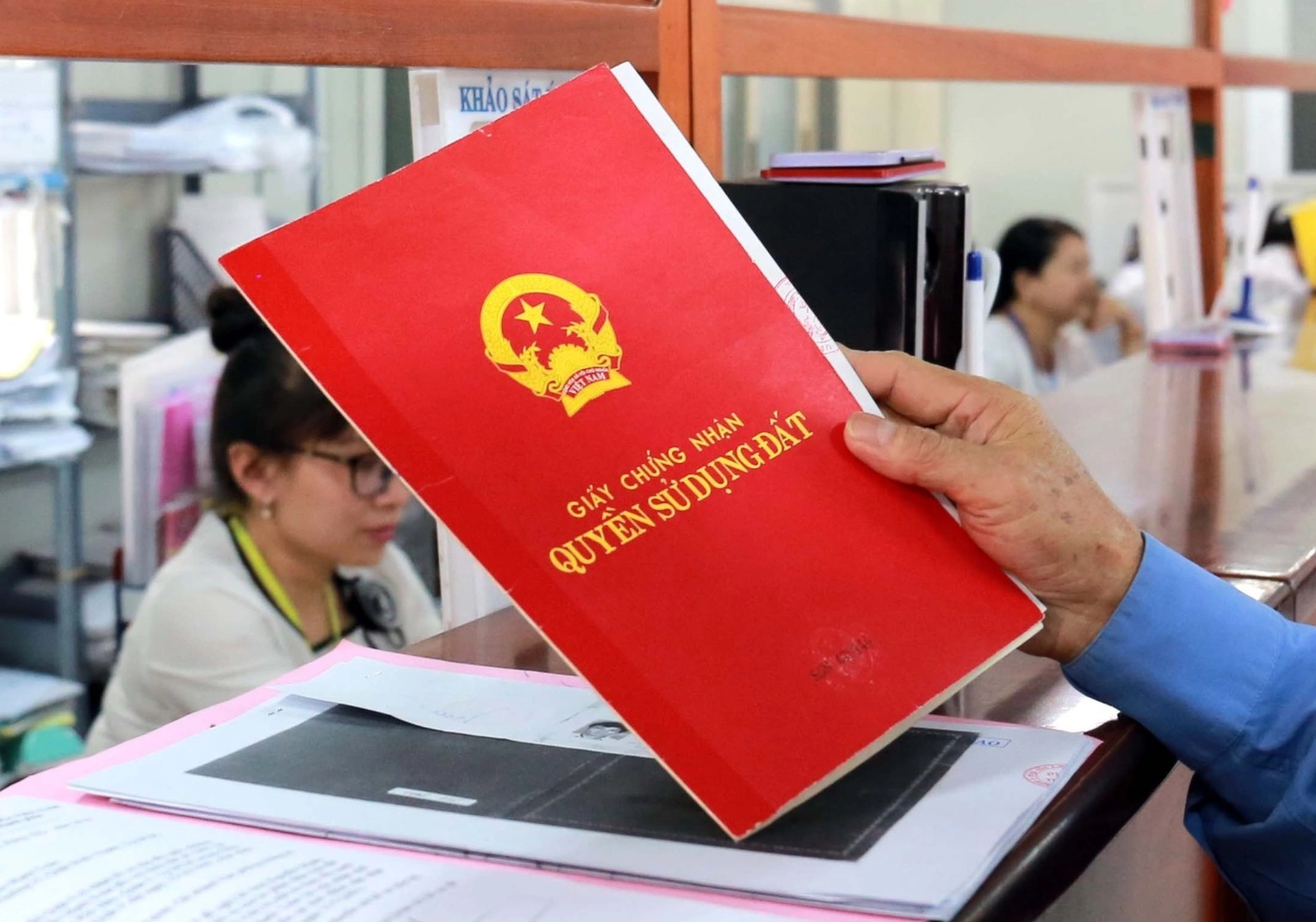 Sáp nhập tỉnh thành 2025: Phí làm sổ đỏ có tăng mạnh do thay đổi bảng giá đất hàng năm?