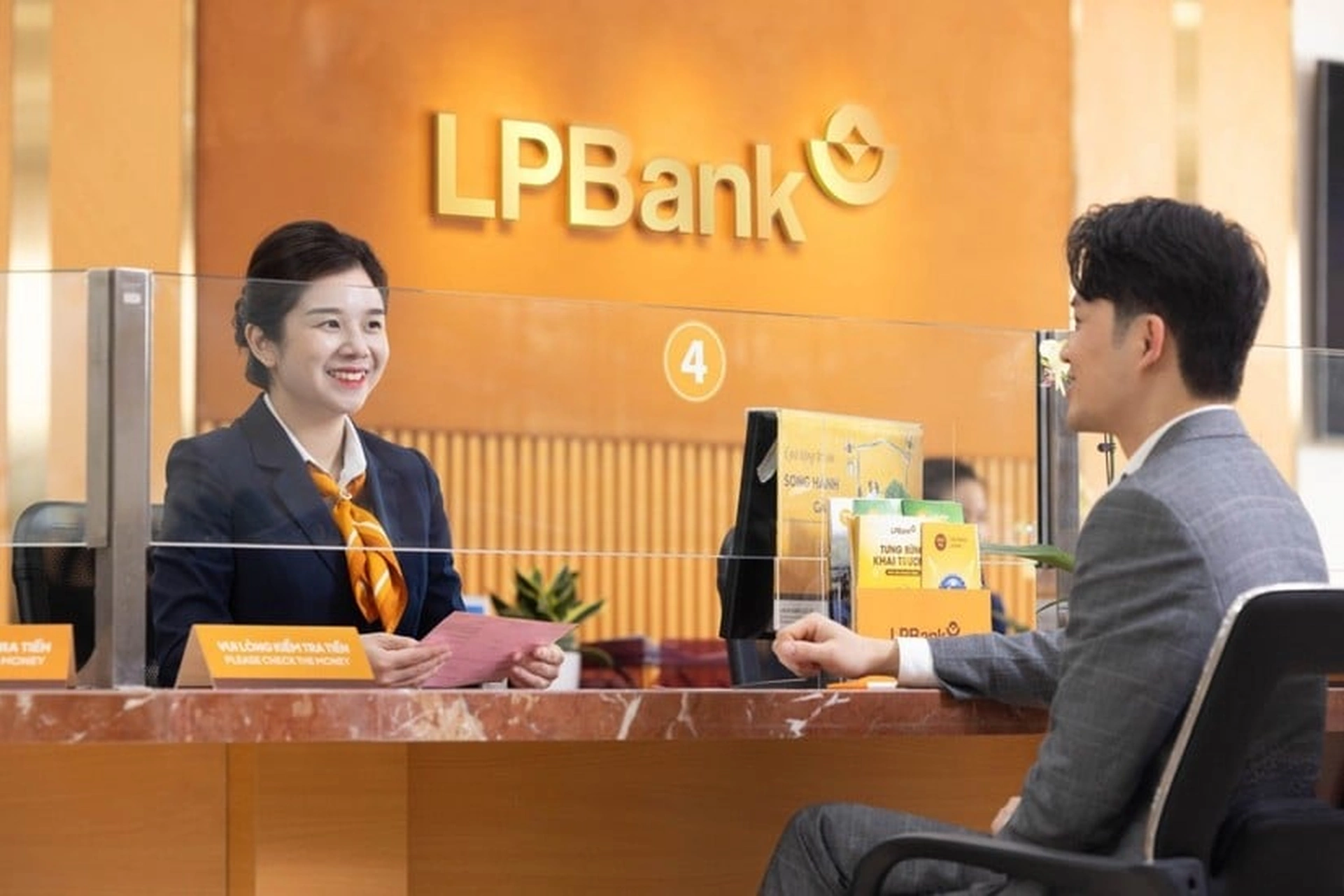 Lãi suất ngân hàng hôm nay 4/6/2025: LPBank niêm yết 5,4%/năm cho kỳ hạn dài