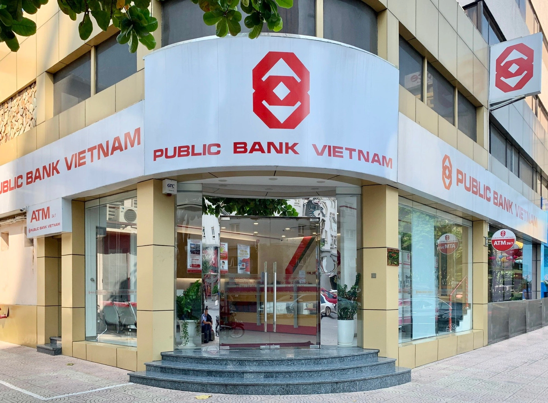 Lãi suất ngân hàng hôm nay 9/6/2025: Public Bank niêm yết mức cao nhất 5,95%/năm