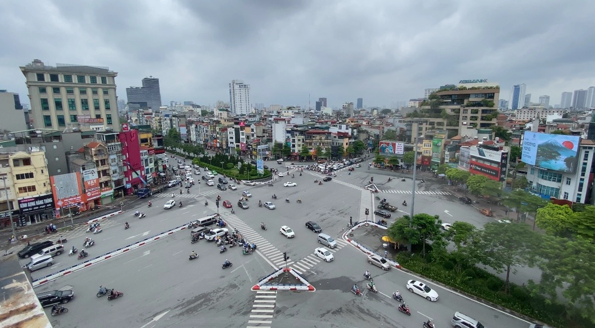 Giá nhà ngõ tại Đống Đa giữ vững giữa sóng giao dịch: Nhà đầu tư đang xuống tiền ở đâu?