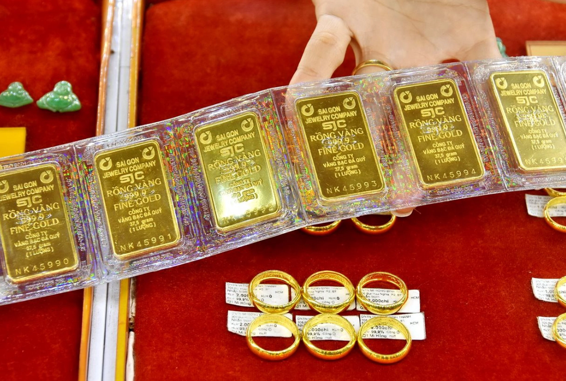 Giá vàng hôm nay 14/6/2025: Vọt lên 120 triệu đồng/lượng
