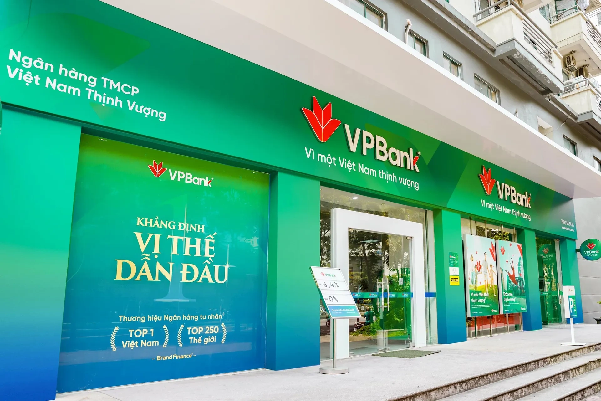 Lãi suất ngân hàng hôm nay 14/6/2025: VPBank hạ còn 3,5%/năm