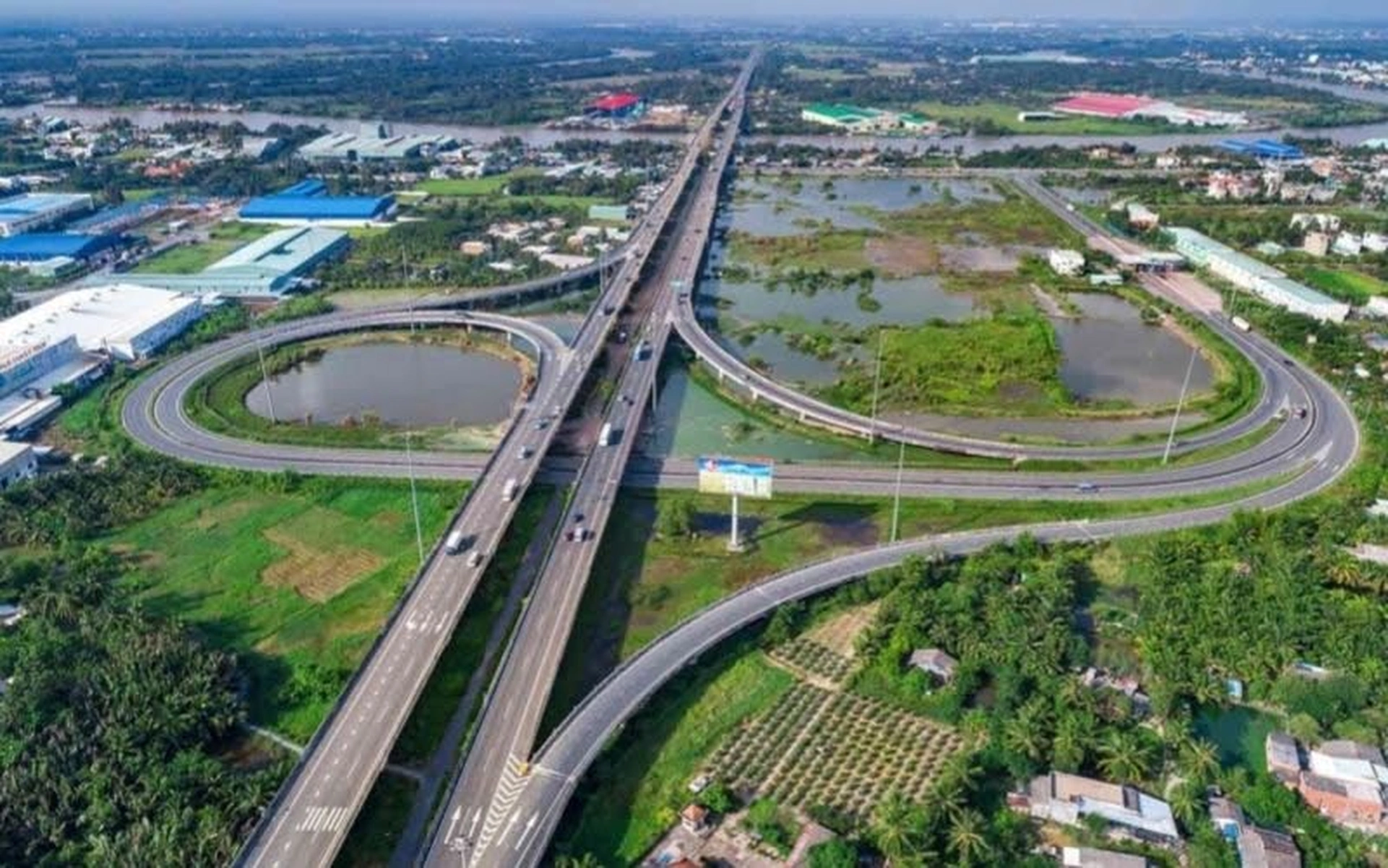 Cao tốc Bến Lức - Long Thành: “Đòn bẩy” đưa bất động sản Long An bứt phá mạnh mẽ