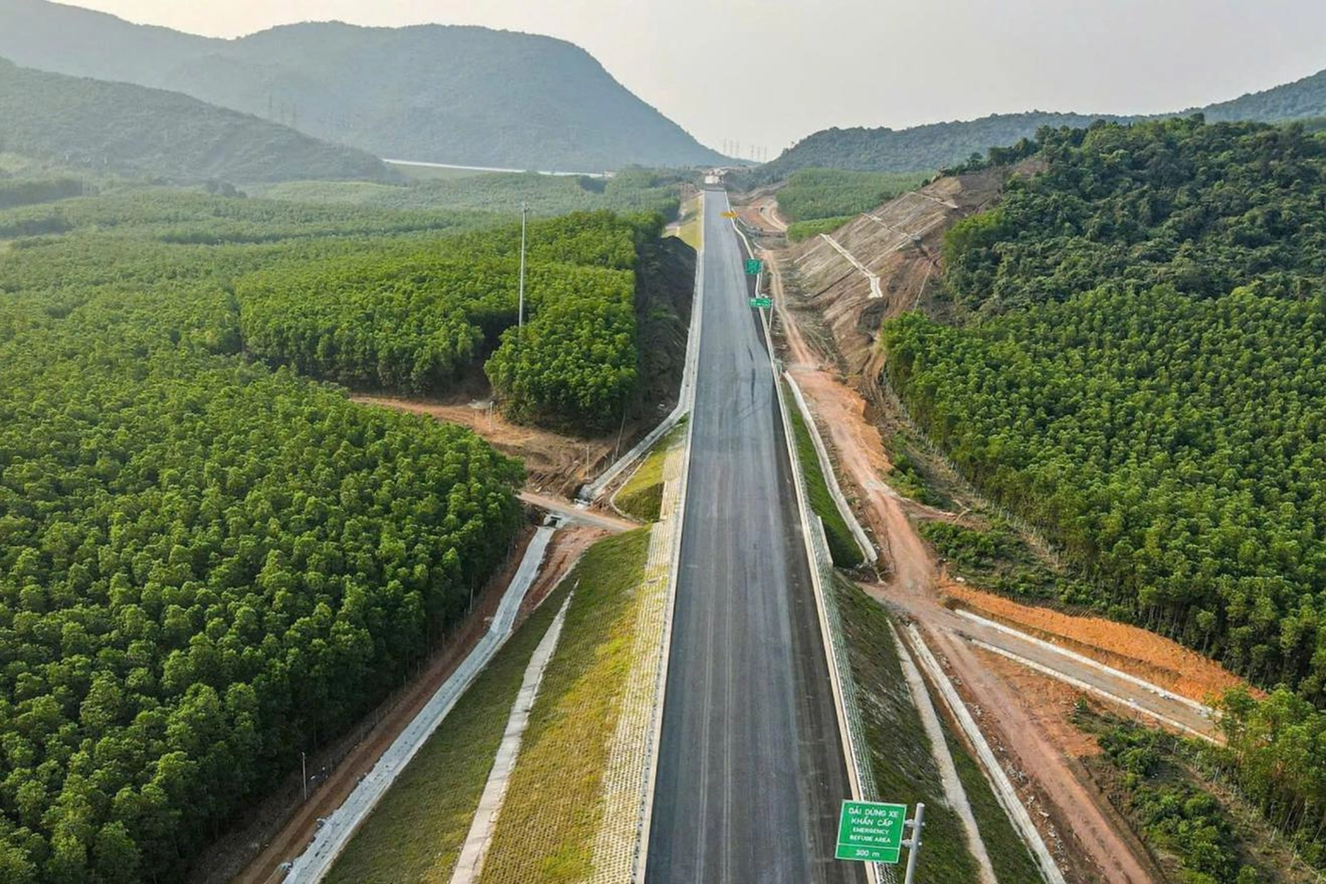 "Điểm mặt" 6 tuyến cao tốc sắp hoàn thành trên cả nước năm 2025