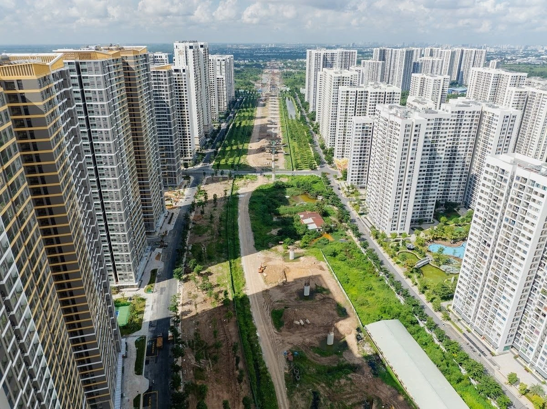 Cuộc rượt đuổi giá bán căn hộ Hà Nội – TP.HCM quý 2/2025: Nhận định chi tiết