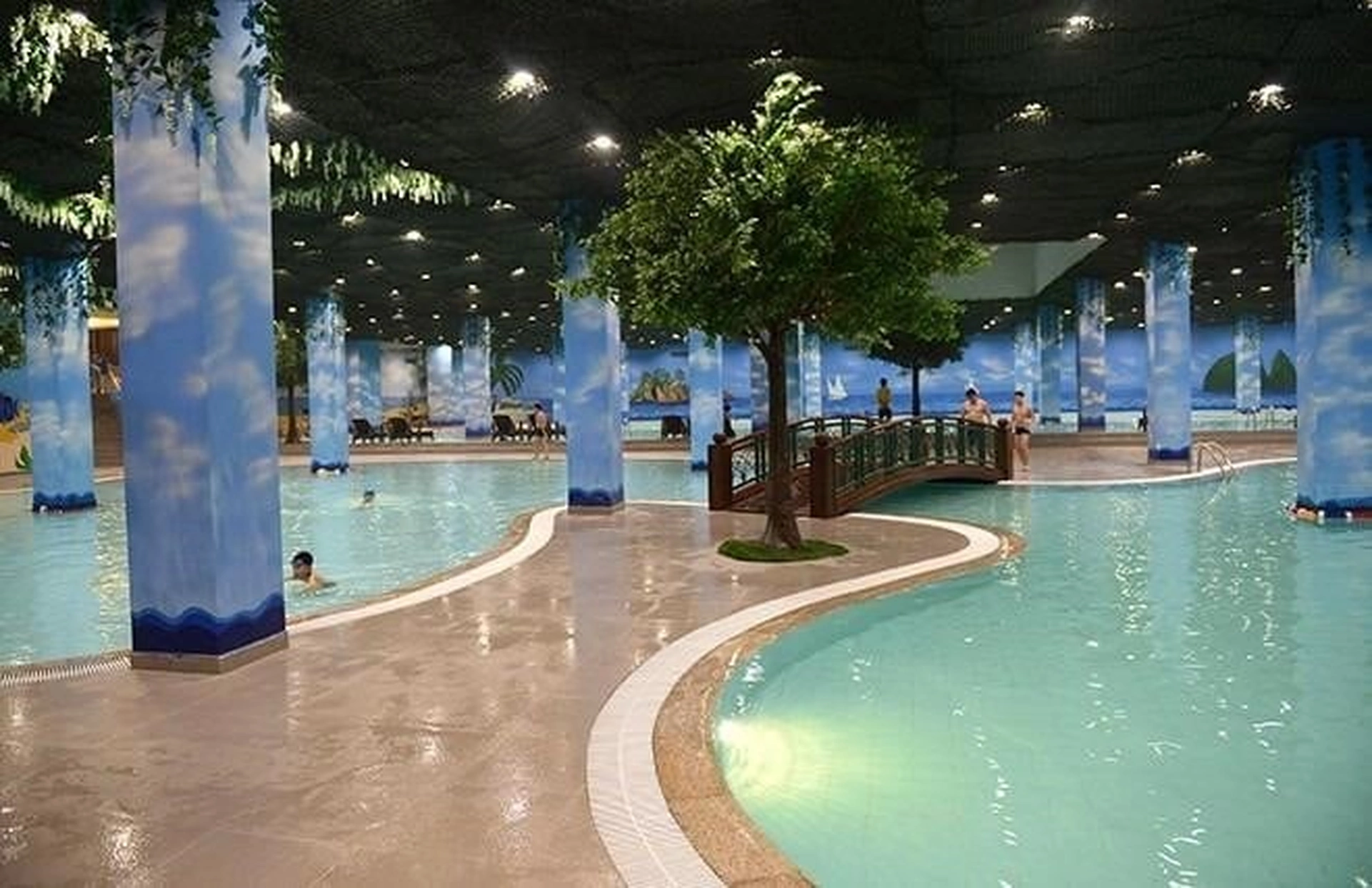 Cập nhật giá vé, giờ mở cửa bể bơi bốn mùa Vinhomes Times City