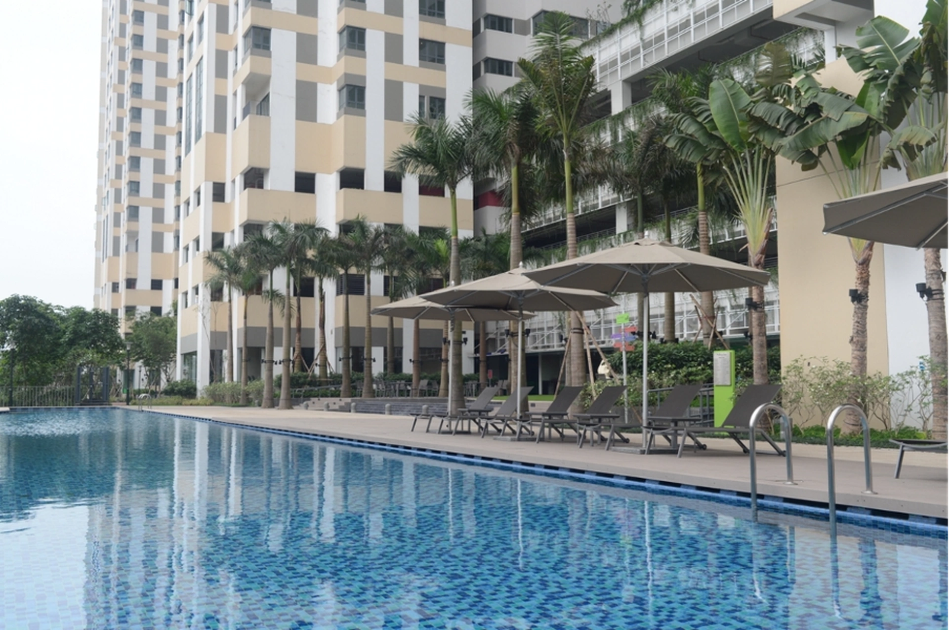 Cập nhật giá vé bể bơi chung cư bể bơi Mulberry Lane The Crown, Mỗ Lao