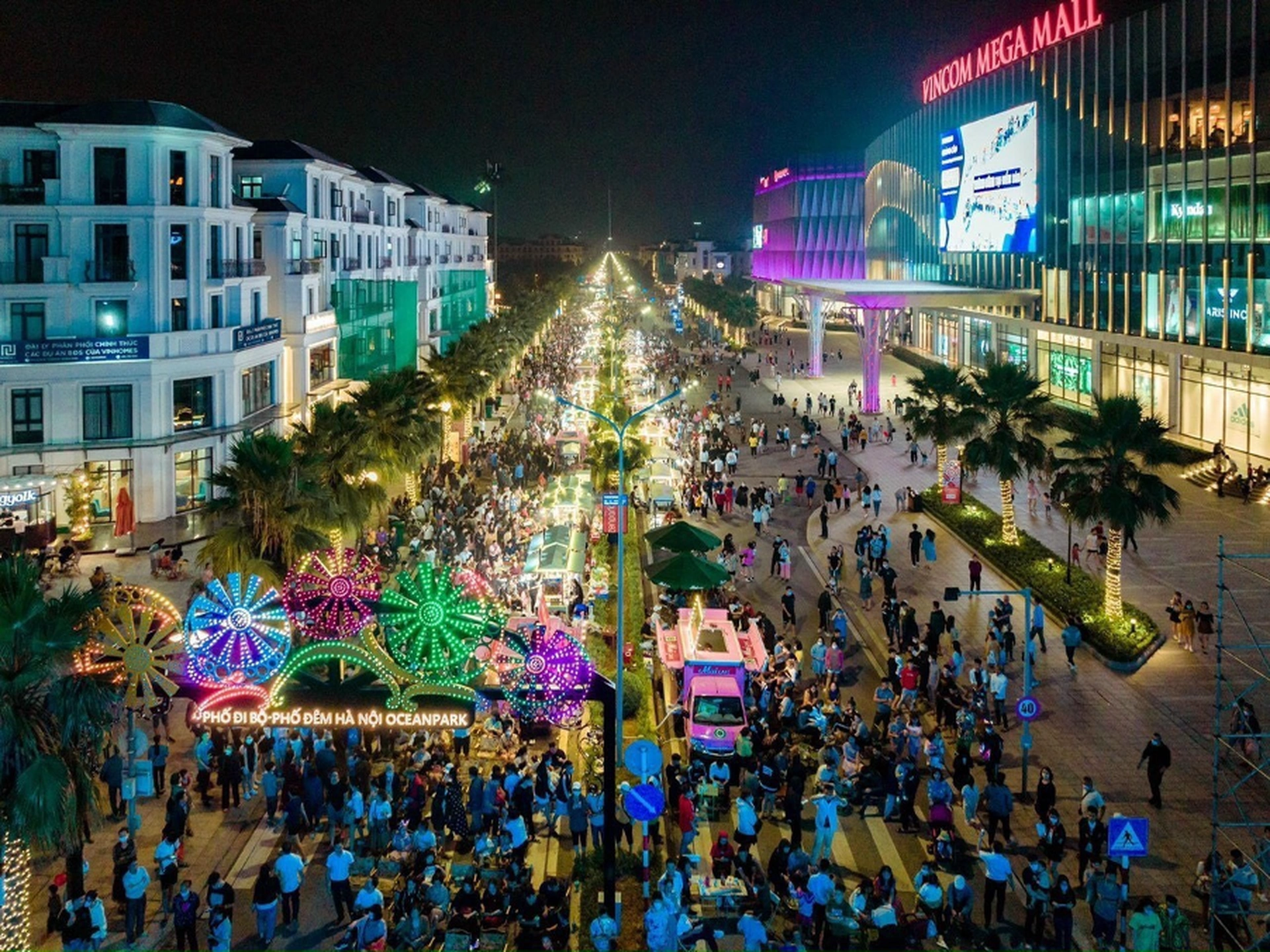 Cập nhật các loại phí khi cắm trại tại bãi biển ở Vinhomes Grand Park quận 9