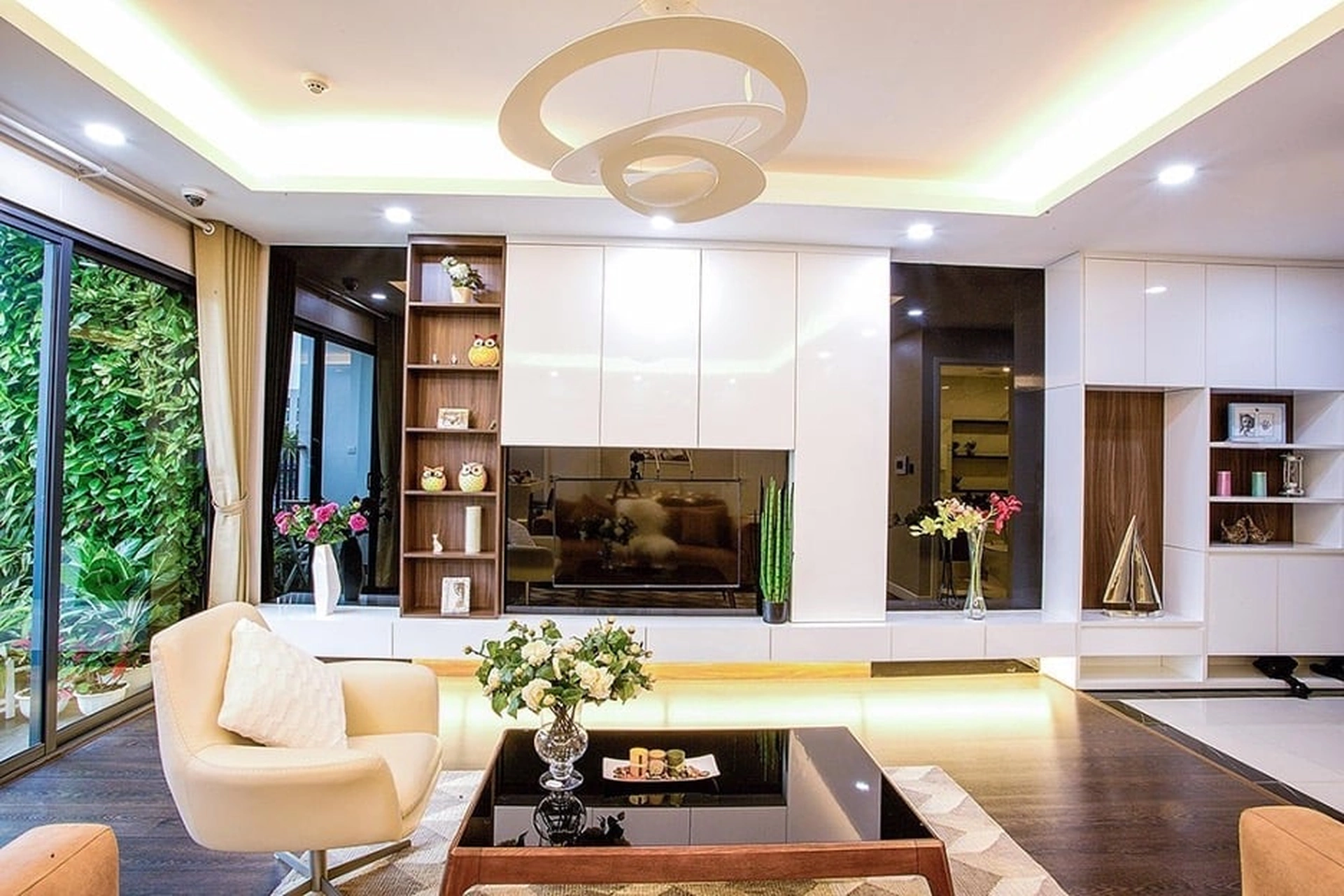 Căn 2PN tòa D - Imperia Sky Garden hướng Tây Nam OneHousing đang bán giá bao nhiêu 1m2?