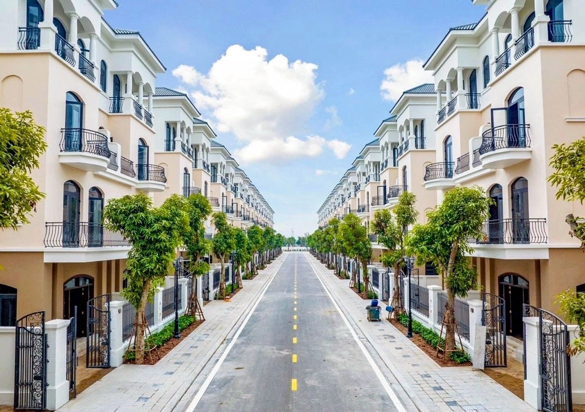Vì sao nên mua Nhà liền kề hướng Đường Chà Là 14 rộng 13m - Căn thường khu Chà Là - Vinhomes Ocean Park 2 ở OneHousing?