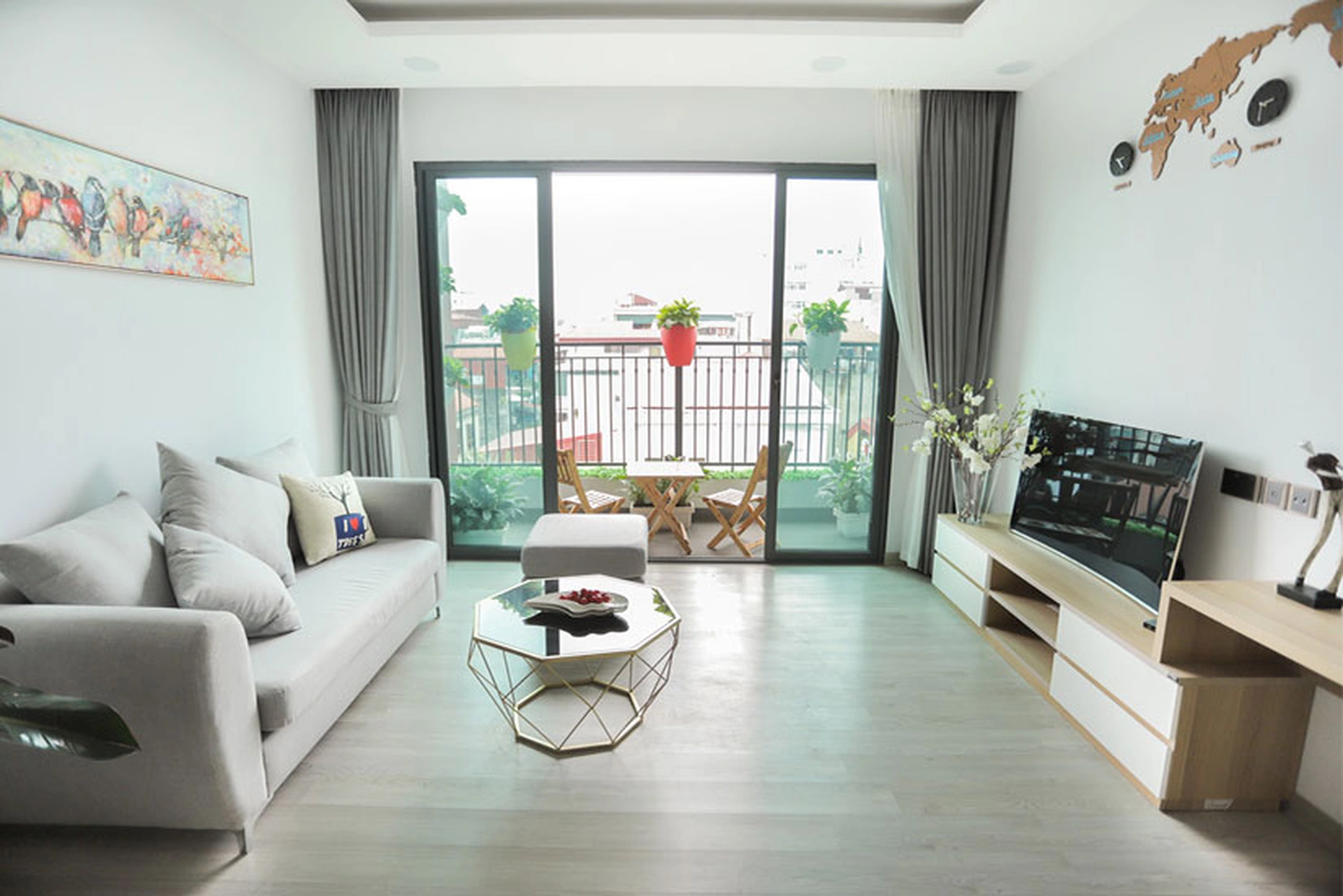 Căn 2PN 3PN 4PN chung cư One 18 quận Long Biên có diện tích bao nhiêu?