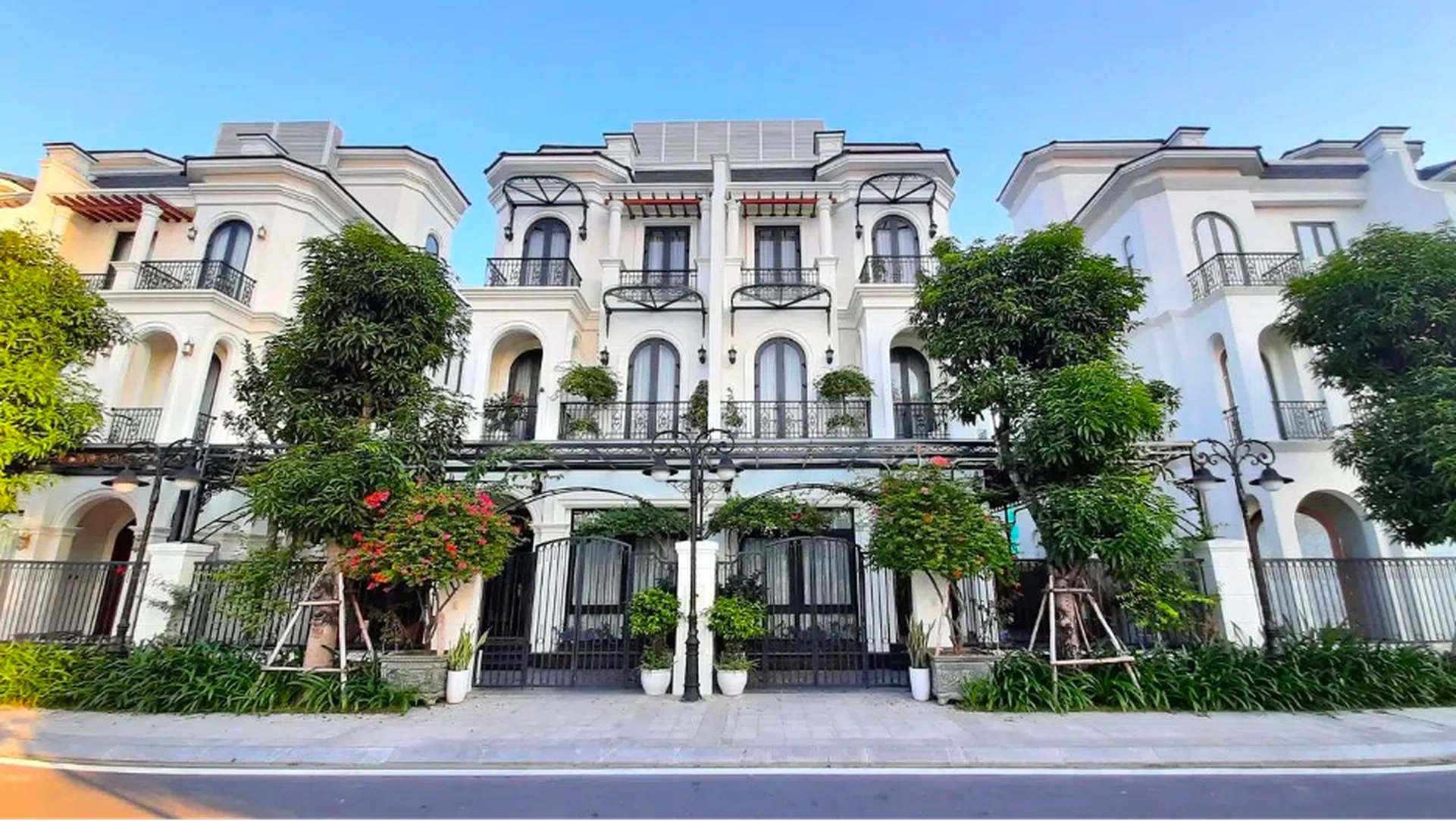 Biệt thự thuộc phân khu Chà Là Vinhomes Ocean Park 2 hiện OneHousing bán bao nhiêu?