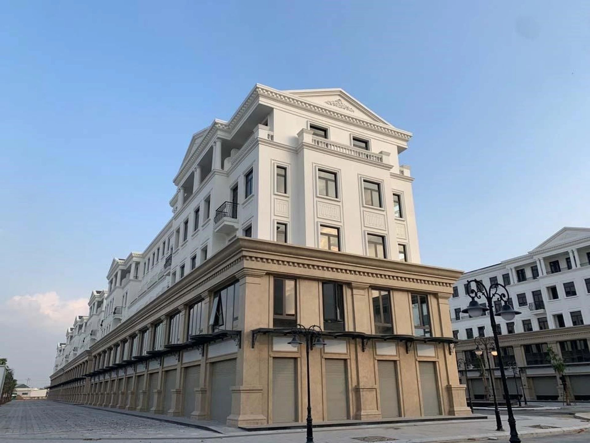 Giải mã sức hút của những căn shophouse view biển hồ nước mặn Vinhomes Ocean Park 3