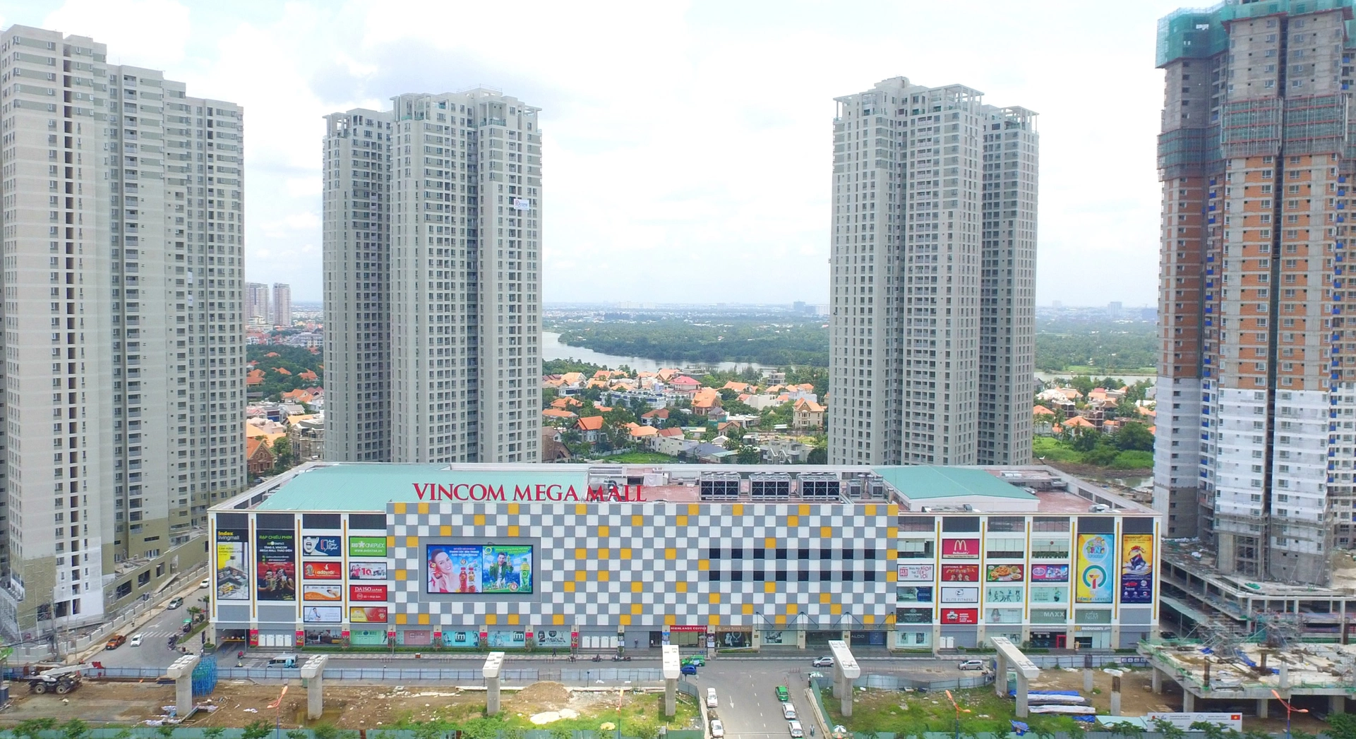 Dự án Masteri Centre Point gần những trung tâm mua sắm nào?