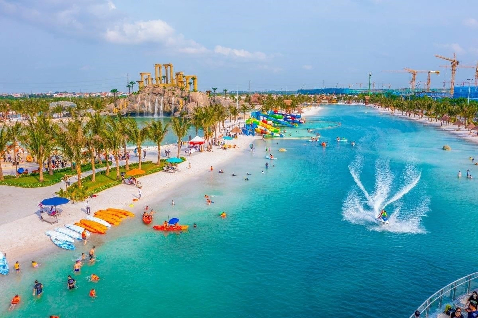 Biển nhân tạo Crystal Lagoon - Vinhomes Ocean Park Gia Lâm có gì hấp dẫn Gen Z?
