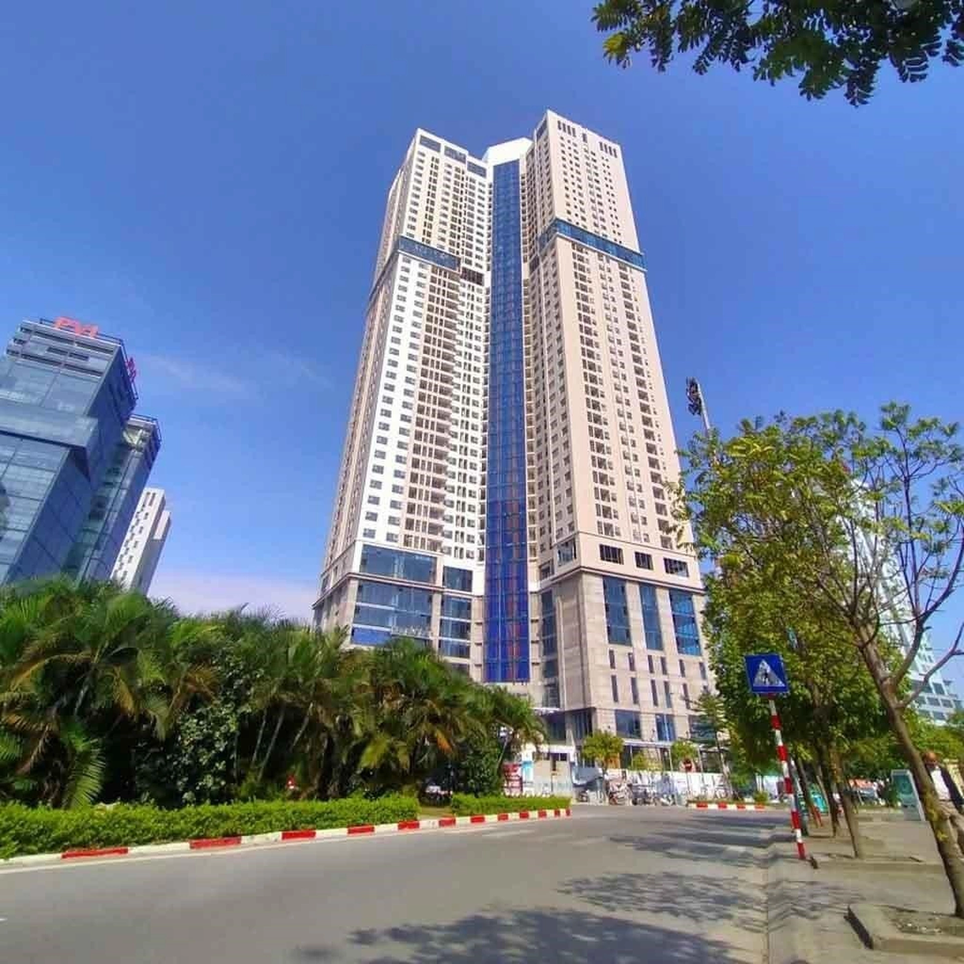Địa chỉ cụ thể dự án chung cư Golden Park Tower quận Cầu Giấy ở đâu?