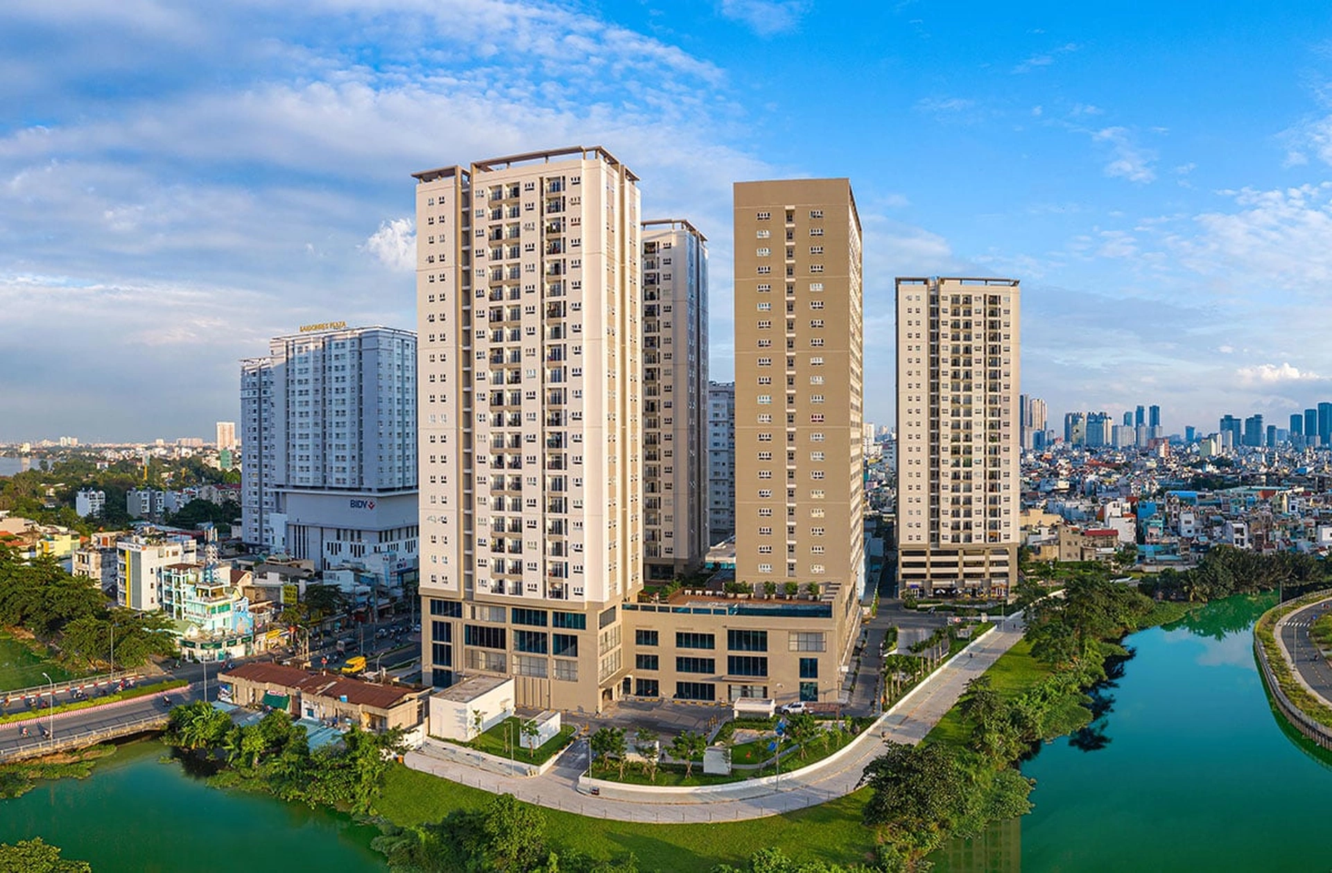 Có đủ chỗ đậu ôtô và xe máy chung cư Richmond City Quận Bình Thạnh không?