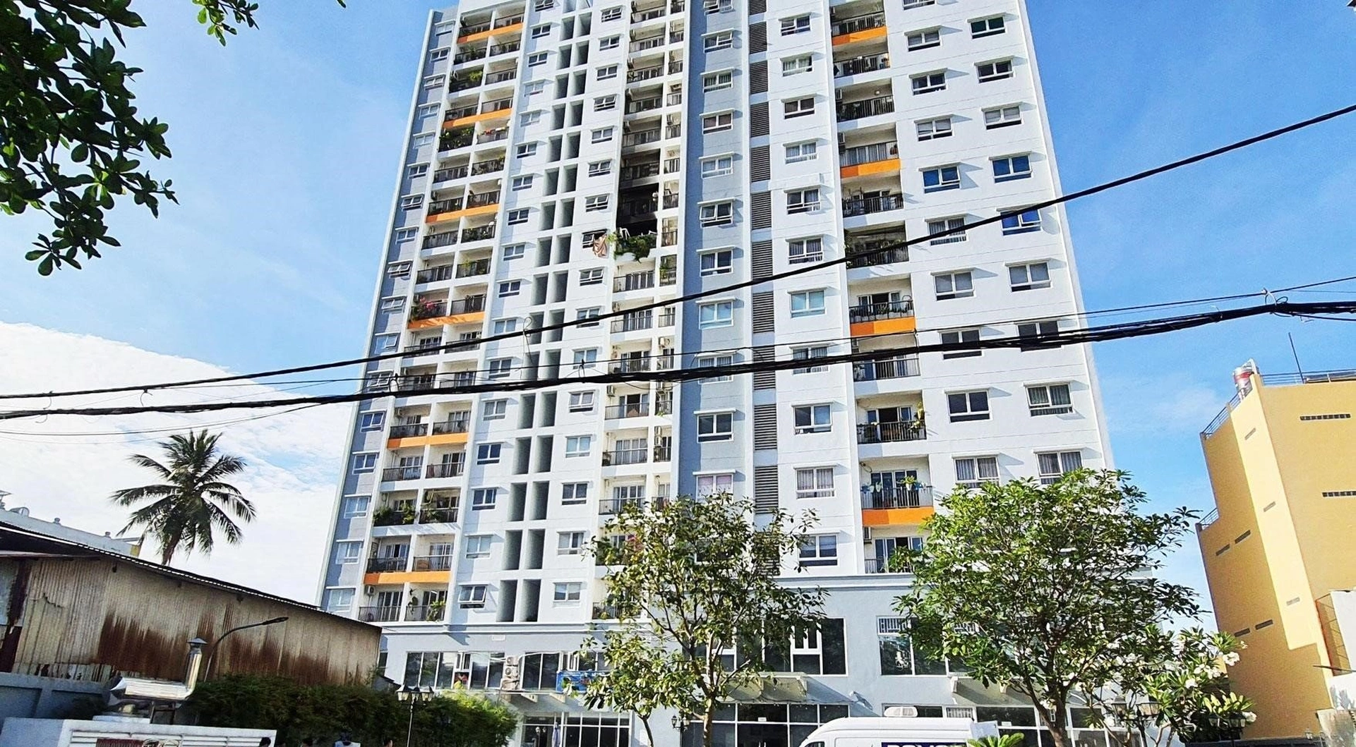 Có đủ chỗ đậu ôtô và xe máy chung cư Carillon 5 Quận Tân Phú không?