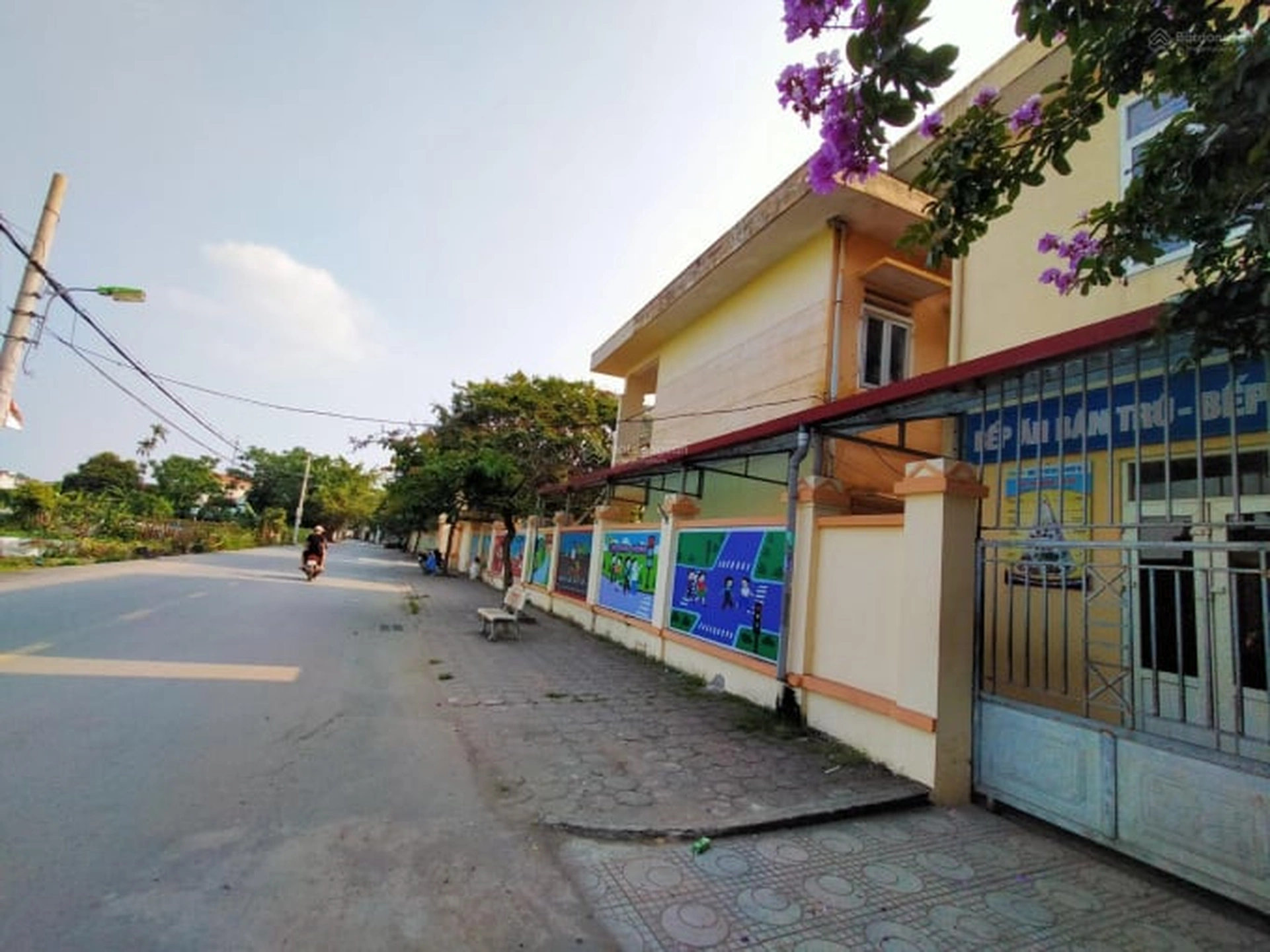 Giá bán nhà riêng, nguyên căn đường Nhân Huệ, quận Hà Đông hiện tại là bao nhiêu?