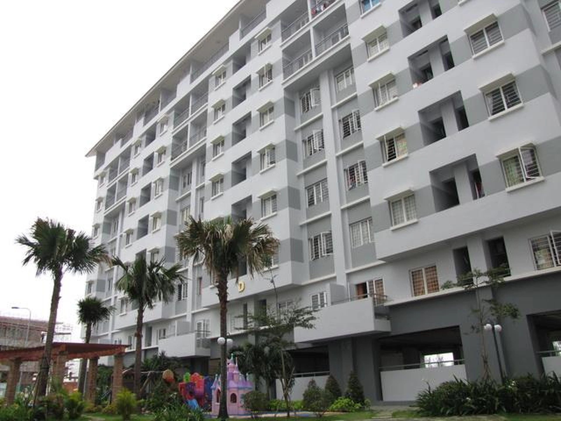 Có đủ chỗ đậu ôtô và xe máy chung cư Saigonland Quận Bình Thạnh không?