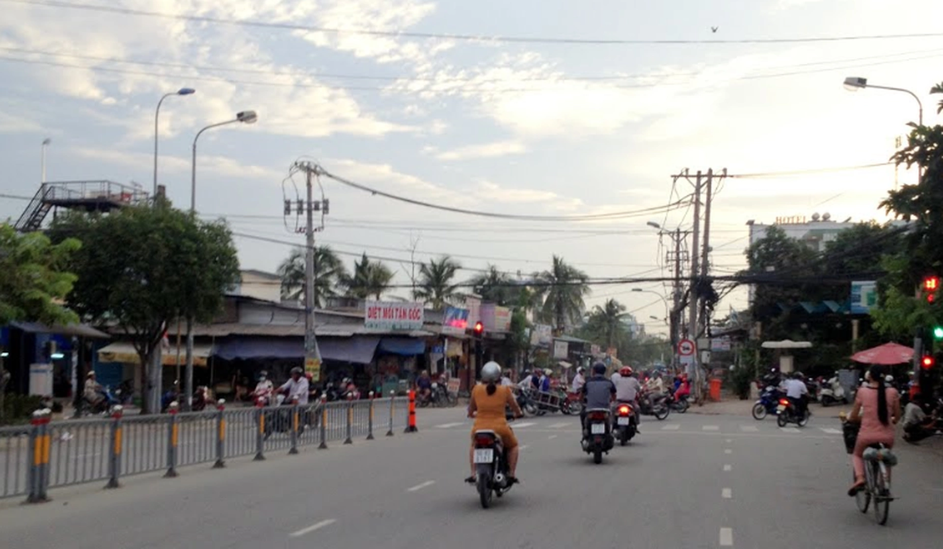Nhà mặt phố đường Lý Chiêu Hoàng, Quận 6 hiện có giá bao nhiêu?