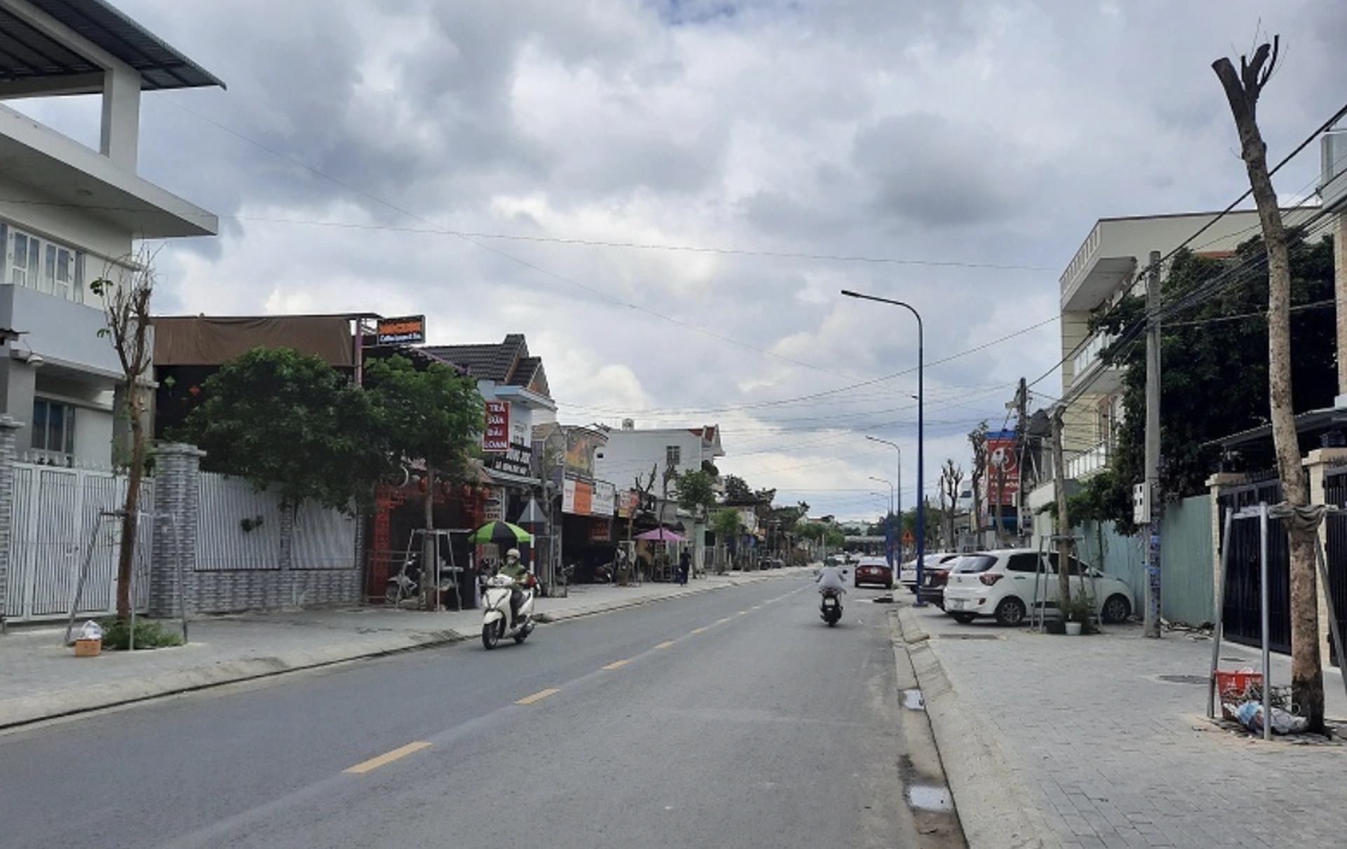 Giá bán nhà riêng, nguyên căn đường Lương Minh Nguyệt, Quận Tân Phú hiện tại là bao nhiêu?