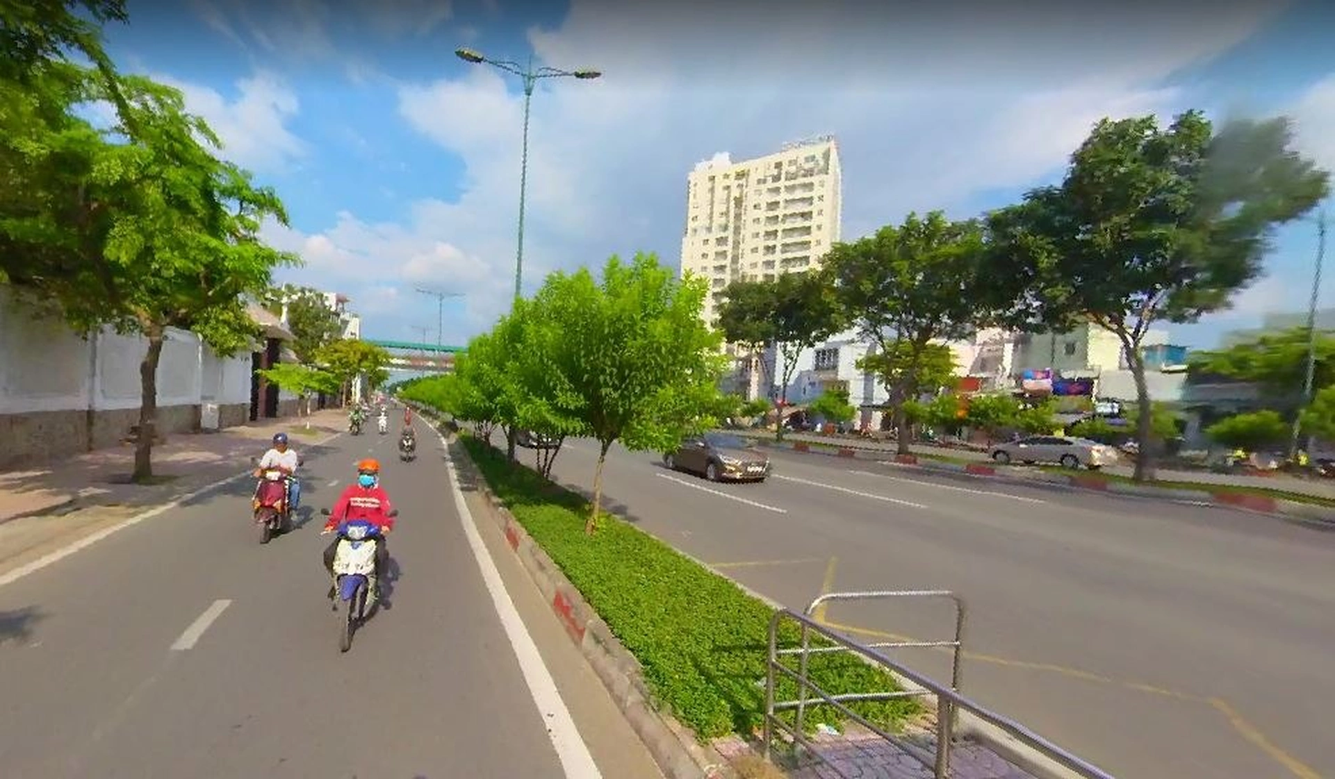Nhà mặt phố tại đường Phạm Văn Đồng, quận Gò Vấp có giá bán bao nhiêu?