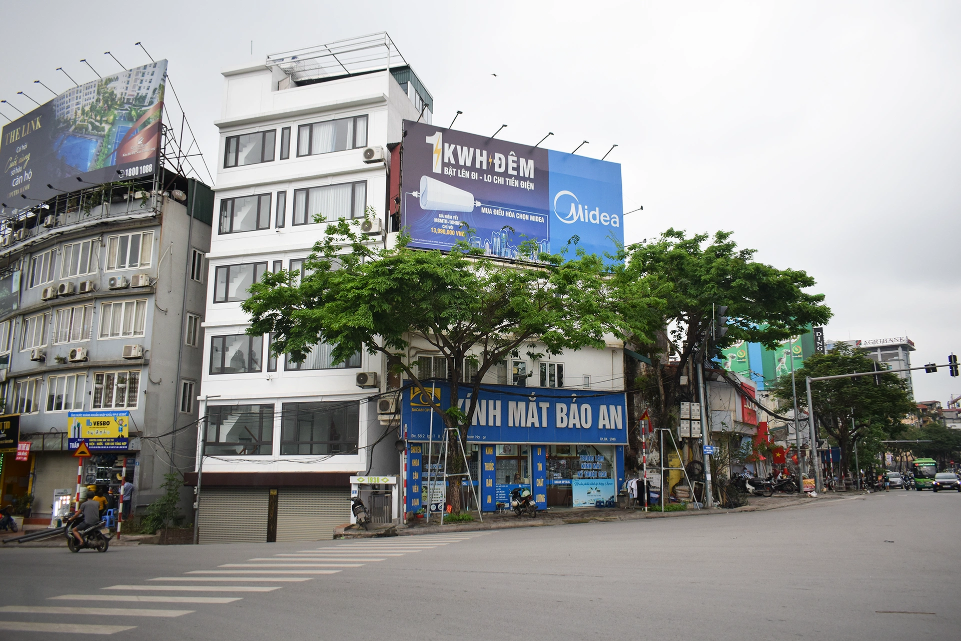 Nhà đất thổ cư phường Dịch Vọng và phường Nghĩa Đô bên nào đắt, bên nào rẻ hơn?