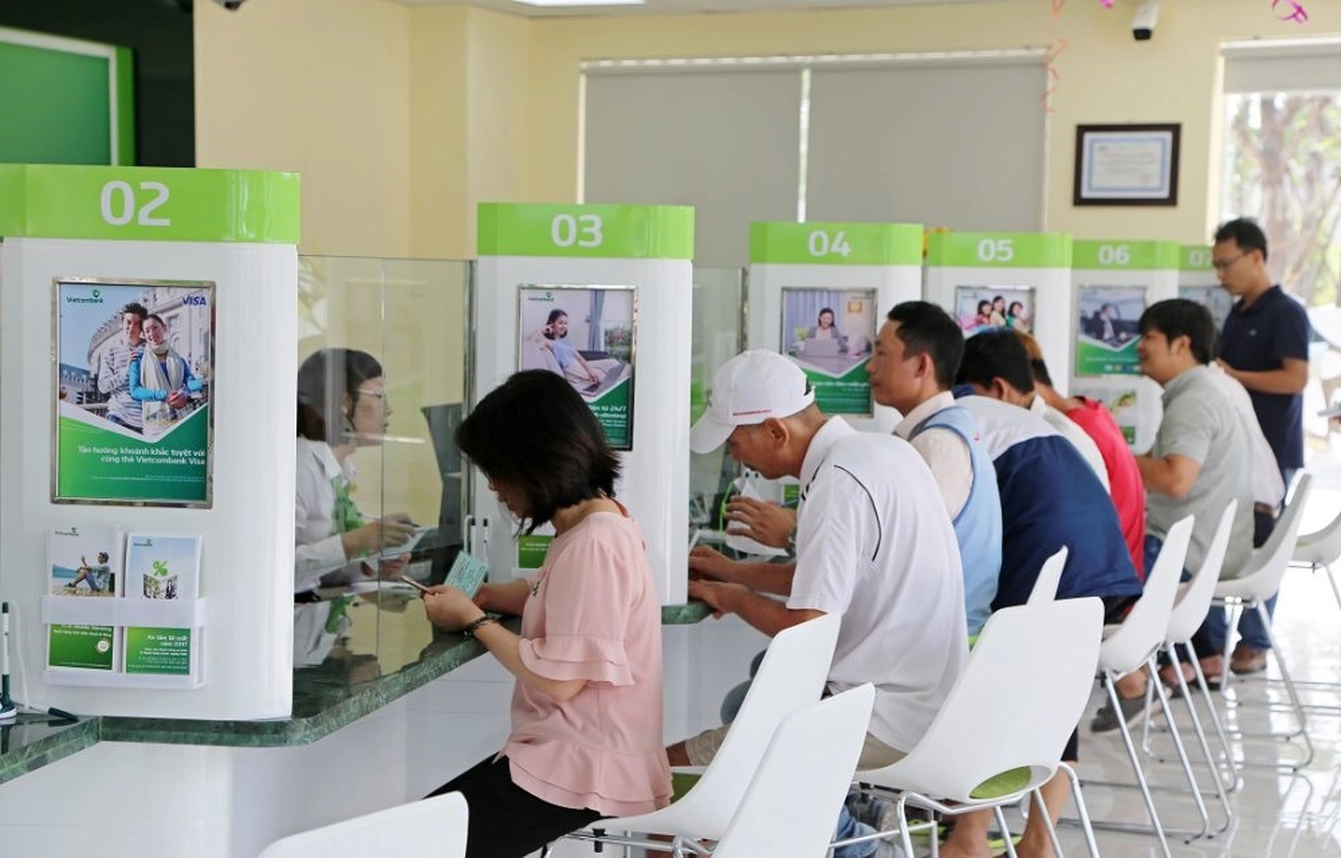 Đáo hạn ngân hàng có nên đổ tiền vào địa ốc?