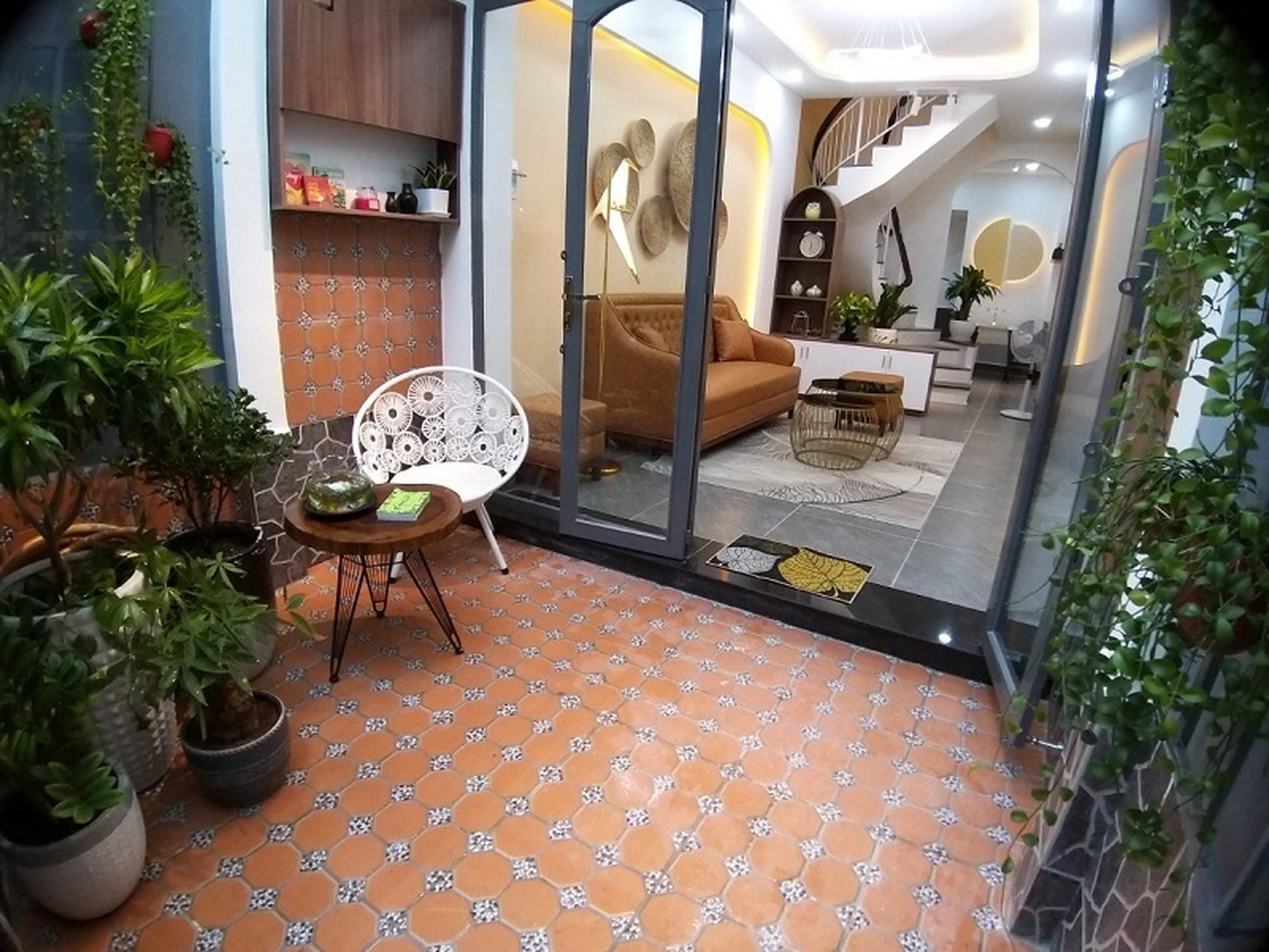 Nhà mặt tiền hẹp dưới 3m nên thiết kế thế nào để không làm ảnh hưởng giá trị khi bán