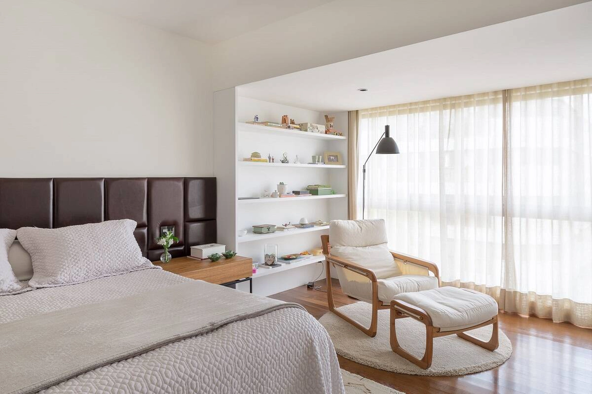Cách thiết kế căn hộ để bạn ngắm nhìn toàn cảnh xung quanh từ trên cao, tận dụng tốt lợi thế vị trí cao tầng