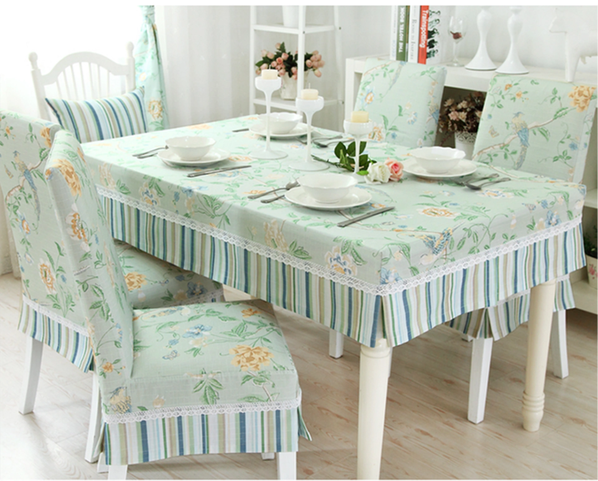 Cách trang trí bàn ăn đẹp và ấm cúng cho gia đình 4 người
