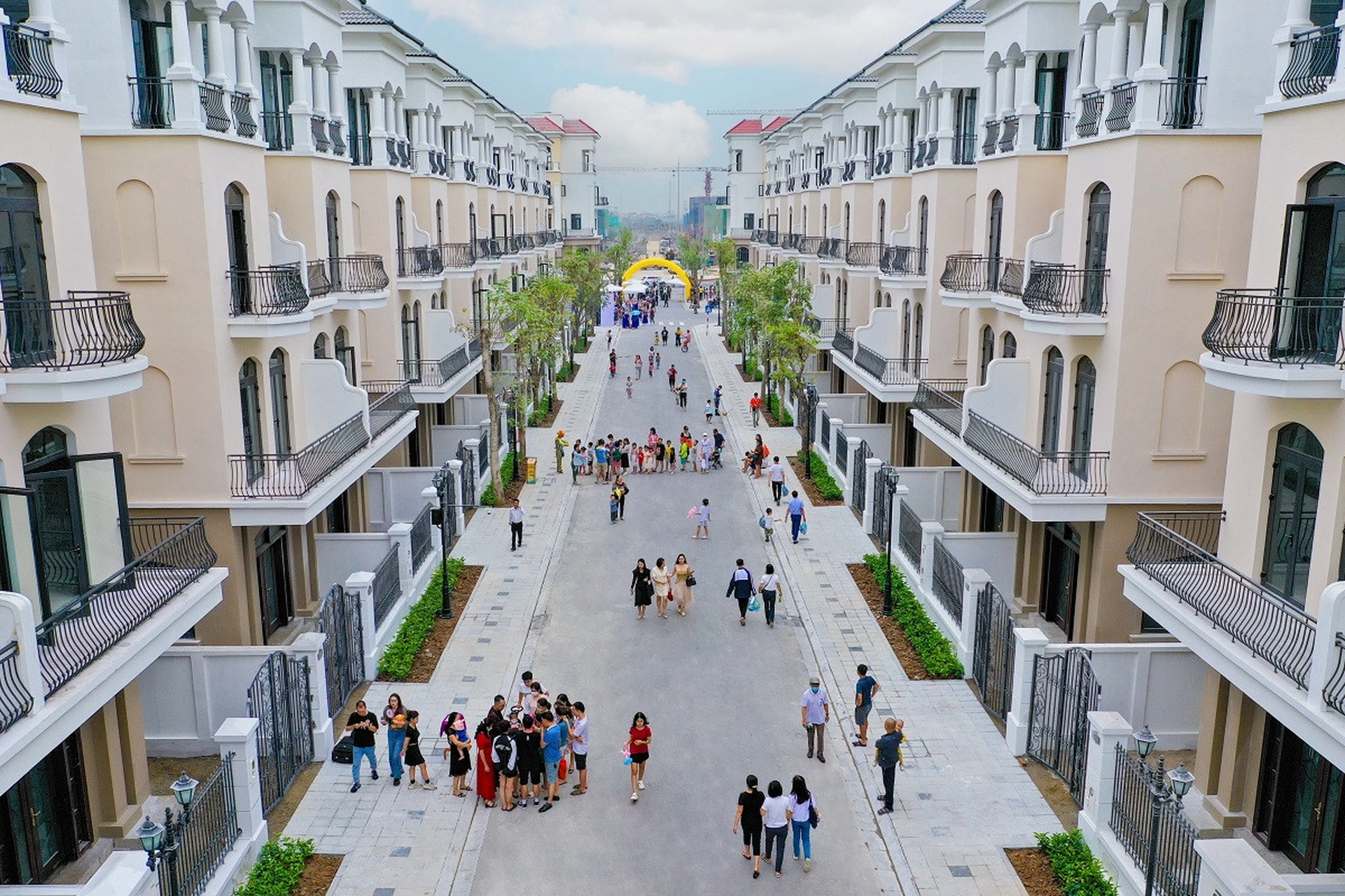 Vì sao "rổ hàng" thứ cấp dồi dào nhưng giao dịch vẫn lẹt đẹt?