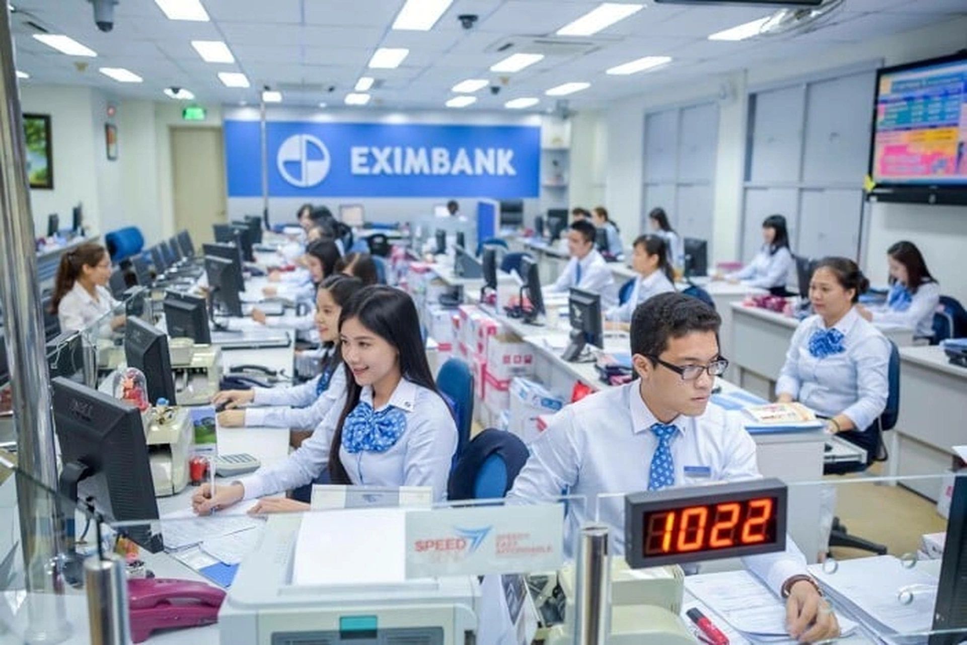 Lãi suất vay ngân hàng Eximbank năm 2023 đang là bao nhiêu? Ngân hàng có cho vay mua dự án bất động sản hay không?