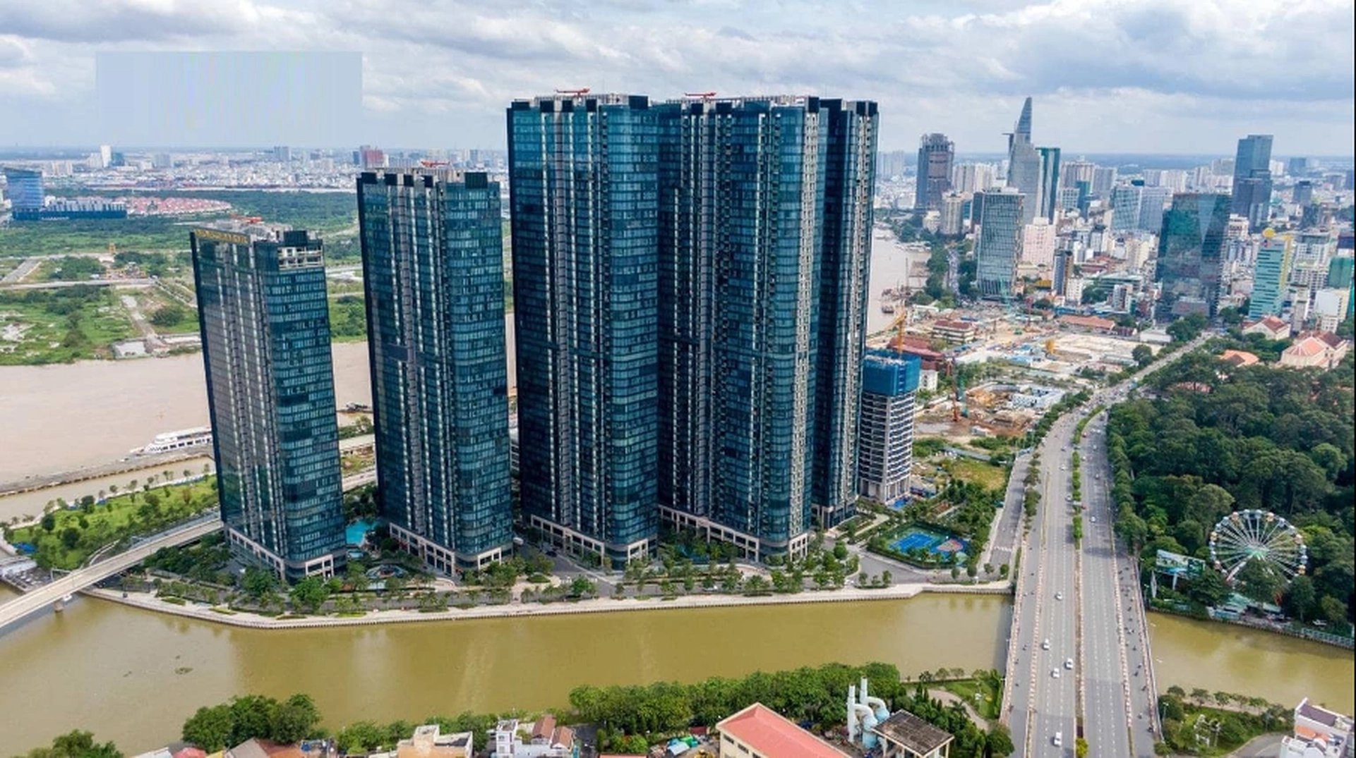 Giá căn hộ chung cư quận 1 diện tích 150 - 200m2 đang bán bao nhiêu tiền 1m2?