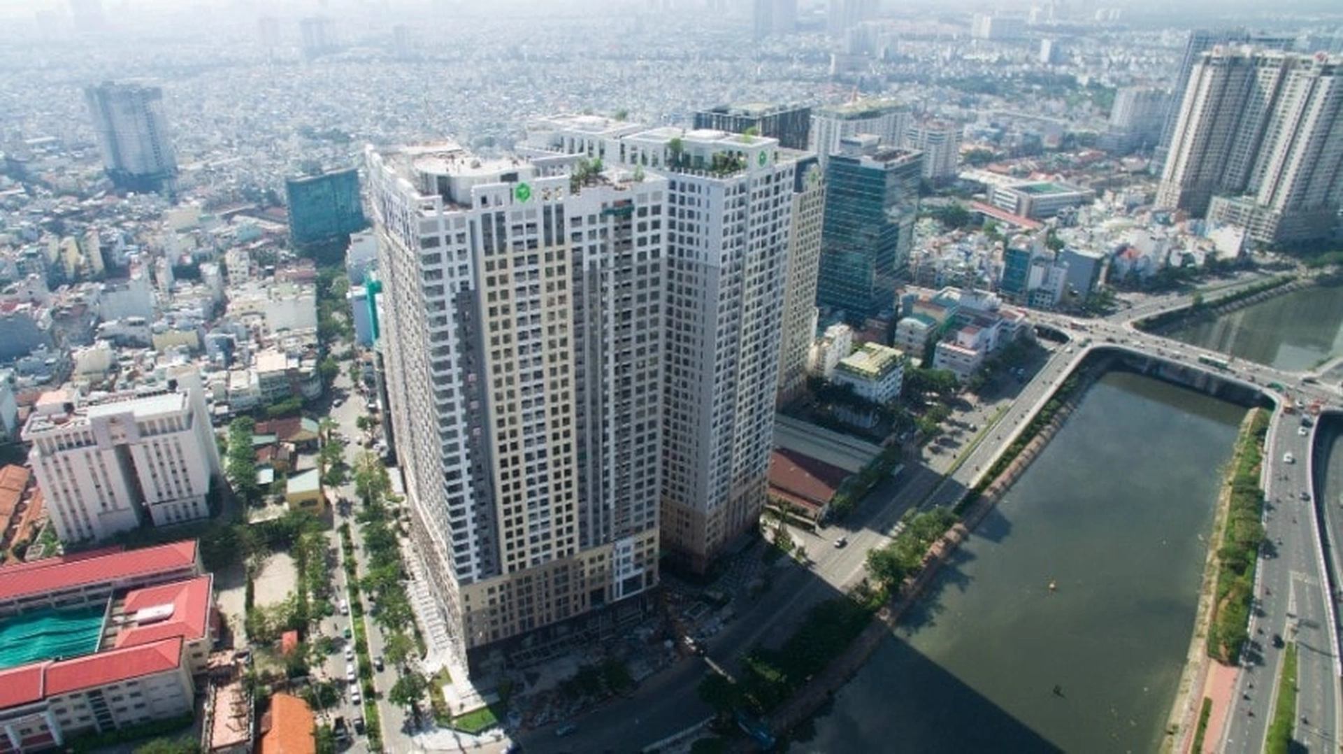 Giá căn hộ chung cư quận 4 diện tích 150 - 200m2 đang bán bao nhiêu tiền 1m2?