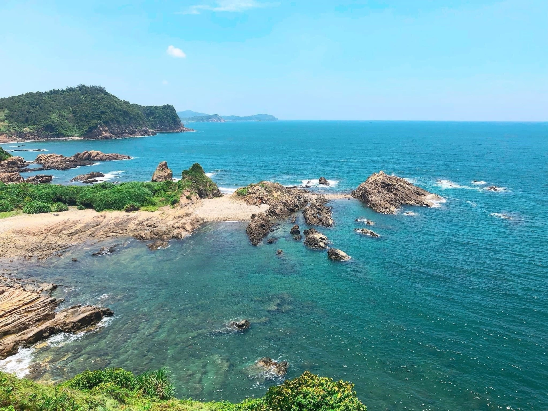 Khám phá top 7 bãi biển gần Hà Nội đẹp nhất phù hợp dịp cuối tuần