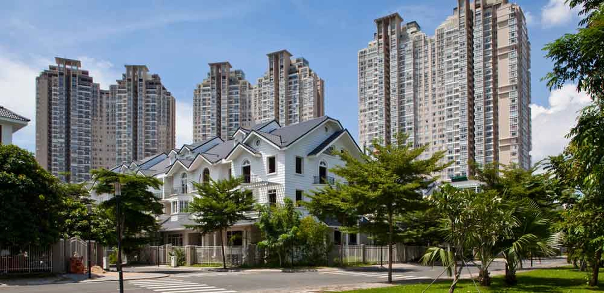 Giá chung cư quận Bình Thạnh diện tích 200 - 250m2 đang bán bao nhiêu 1m2? 