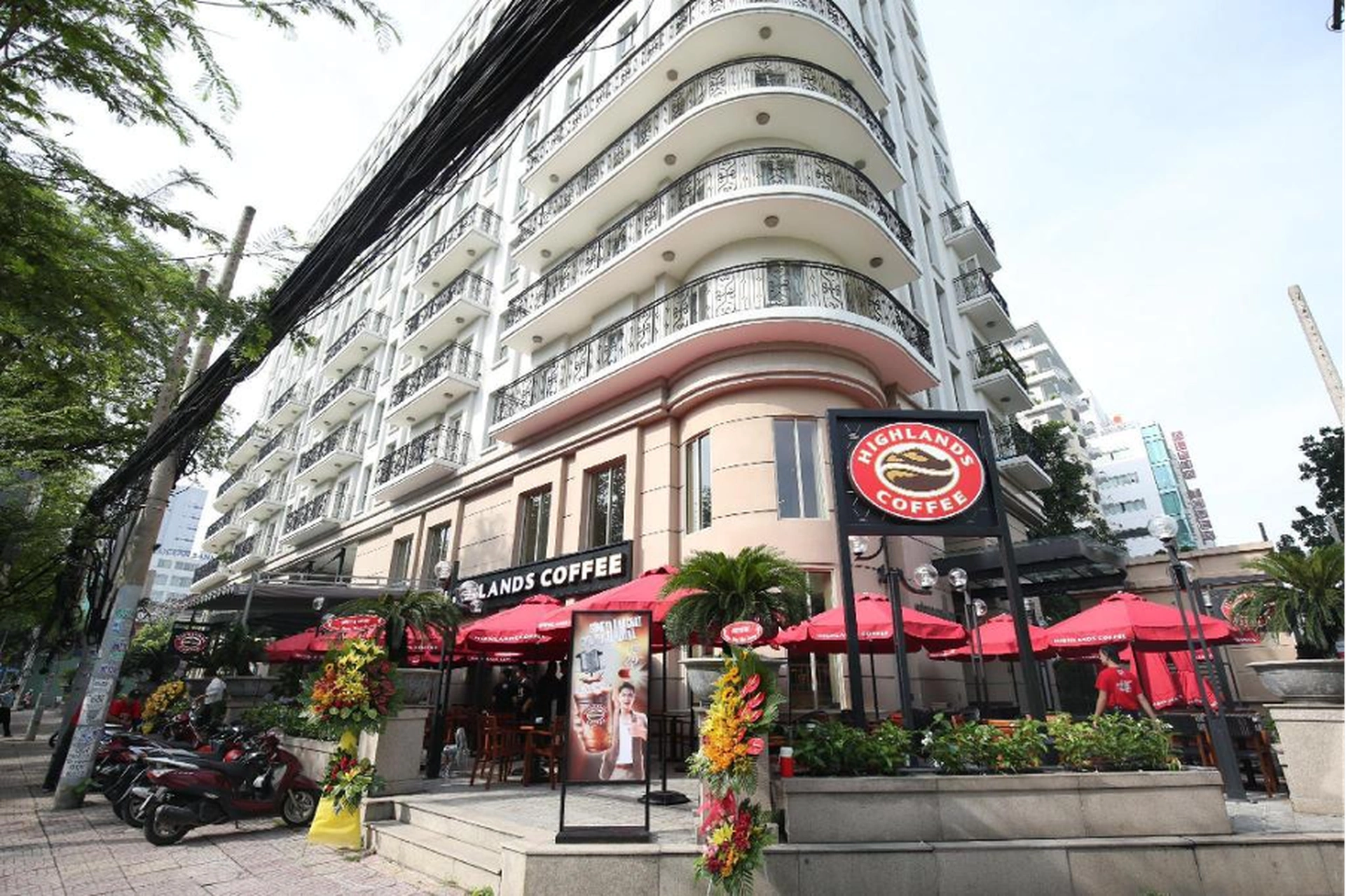 Giá căn hộ chung cư quận 3 diện tích 200 - 250m2 đang bán bao nhiêu tiền 1m2?